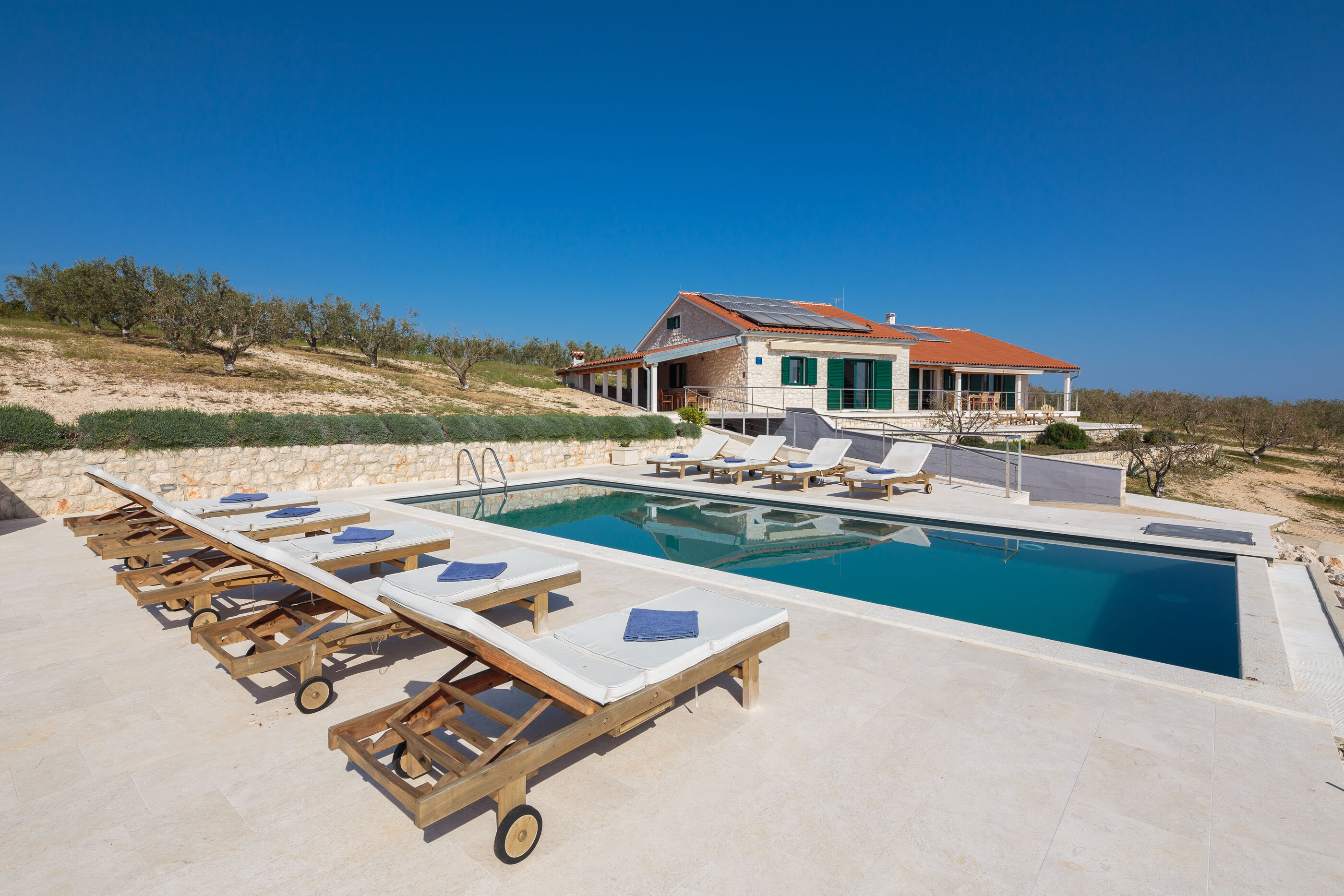 Villa Cape of Tranquility V9751-K1