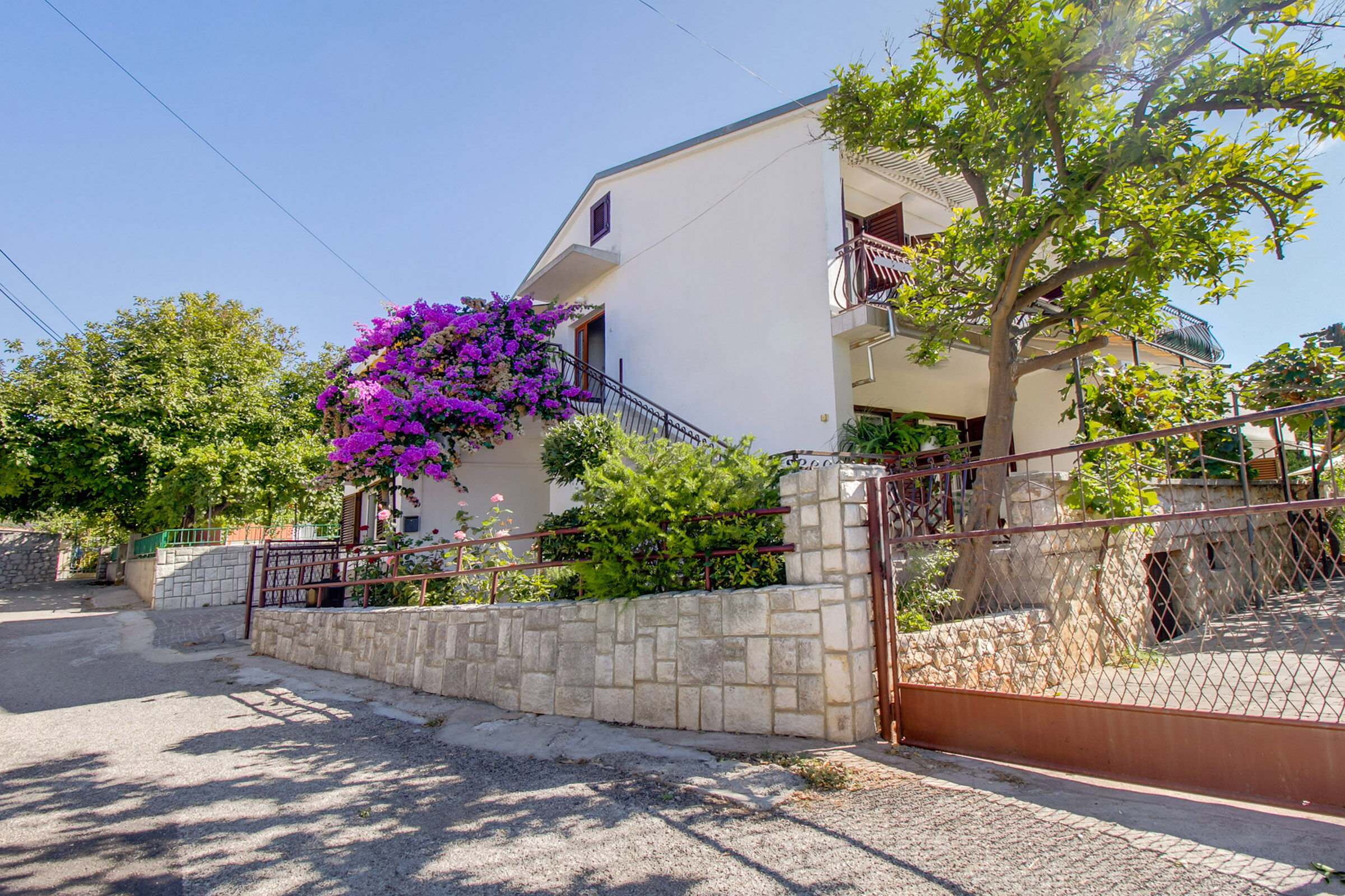 Apartments Helena 64721-A1