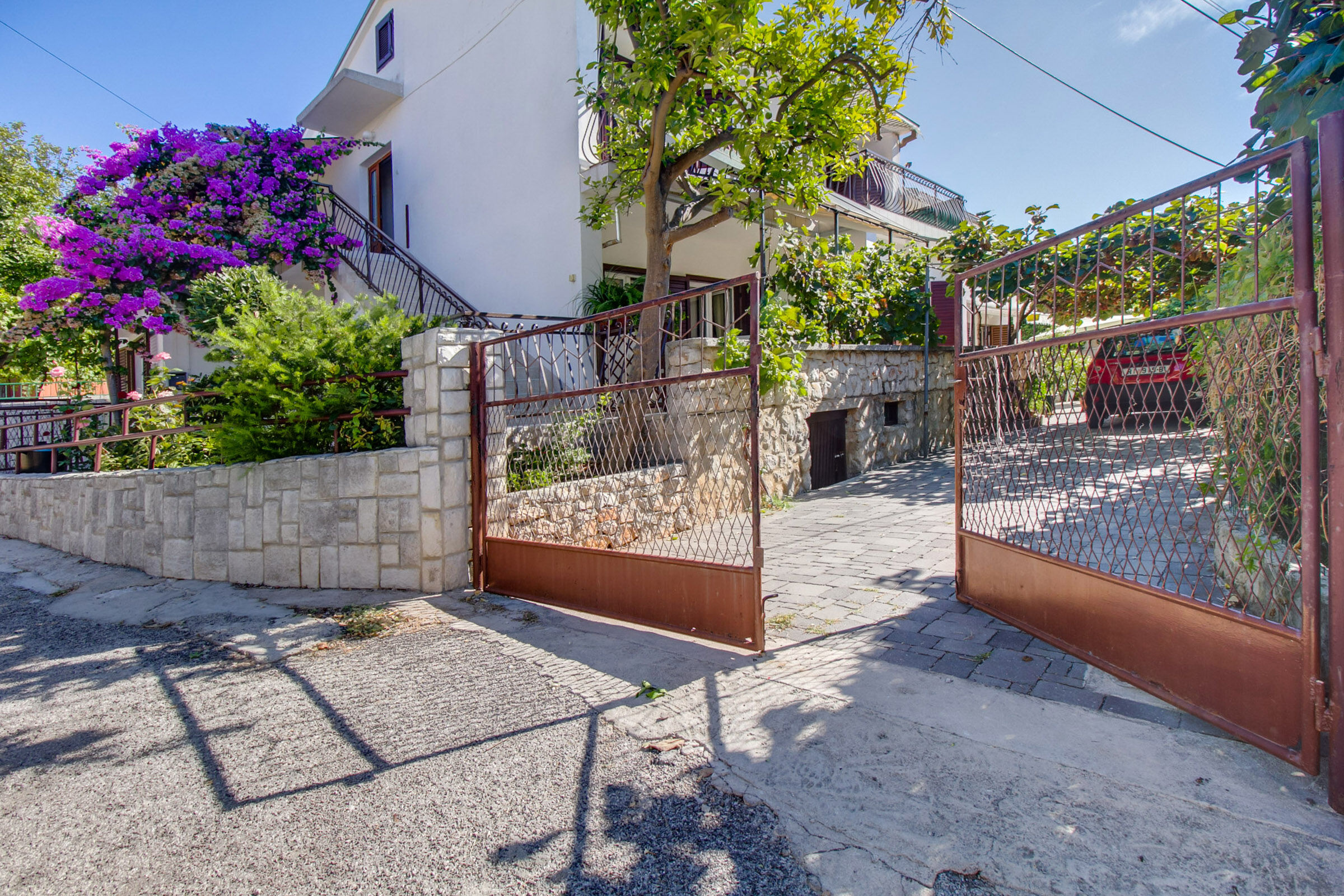 Apartments Helena 64721-A1