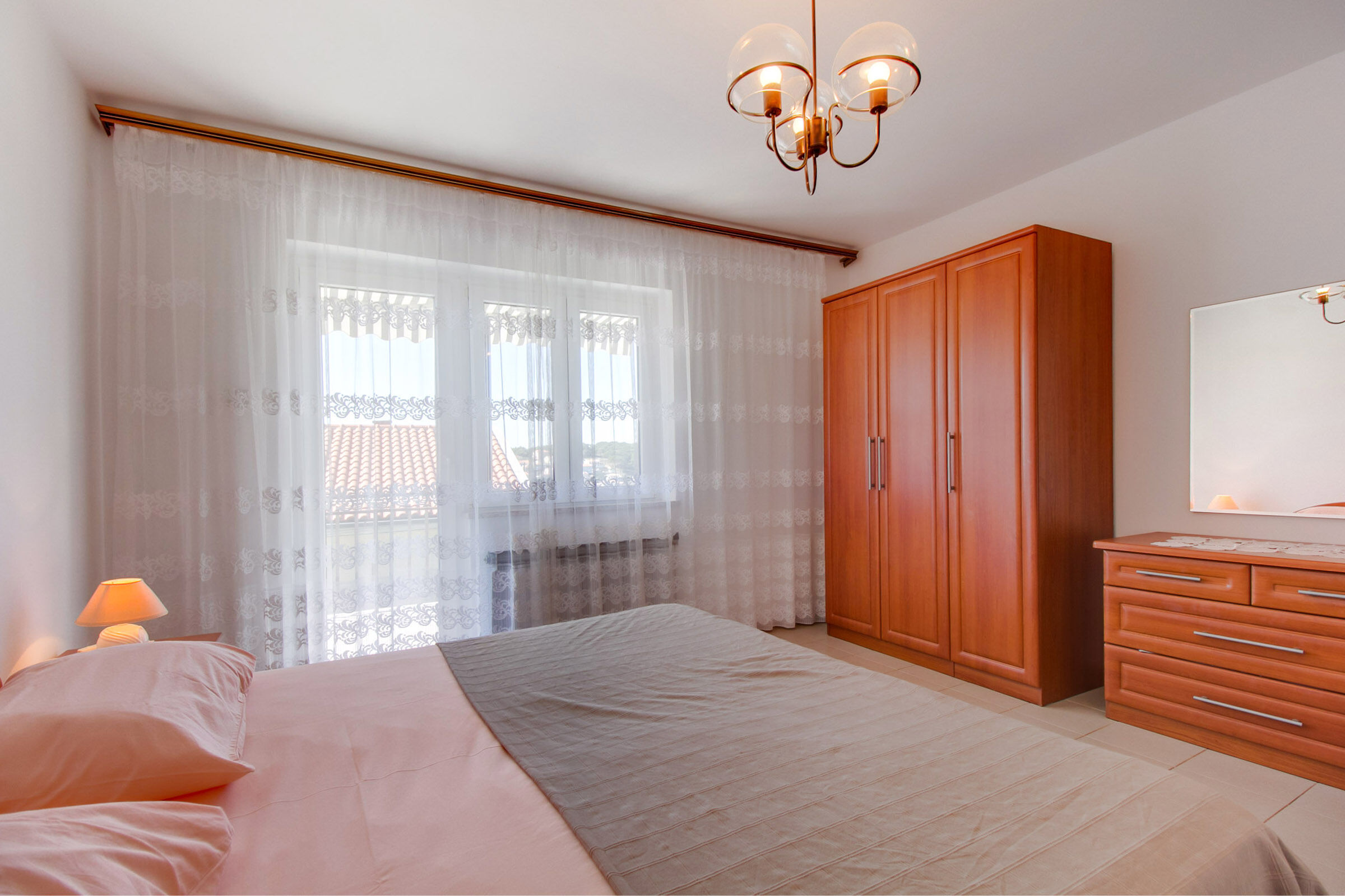 Apartments Helena 64721-A2