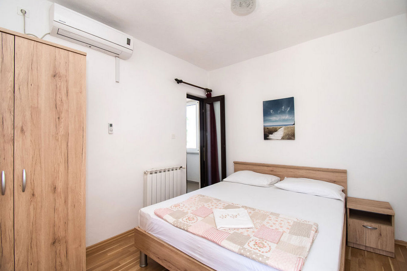 Apartments Crljenko 25301-A2