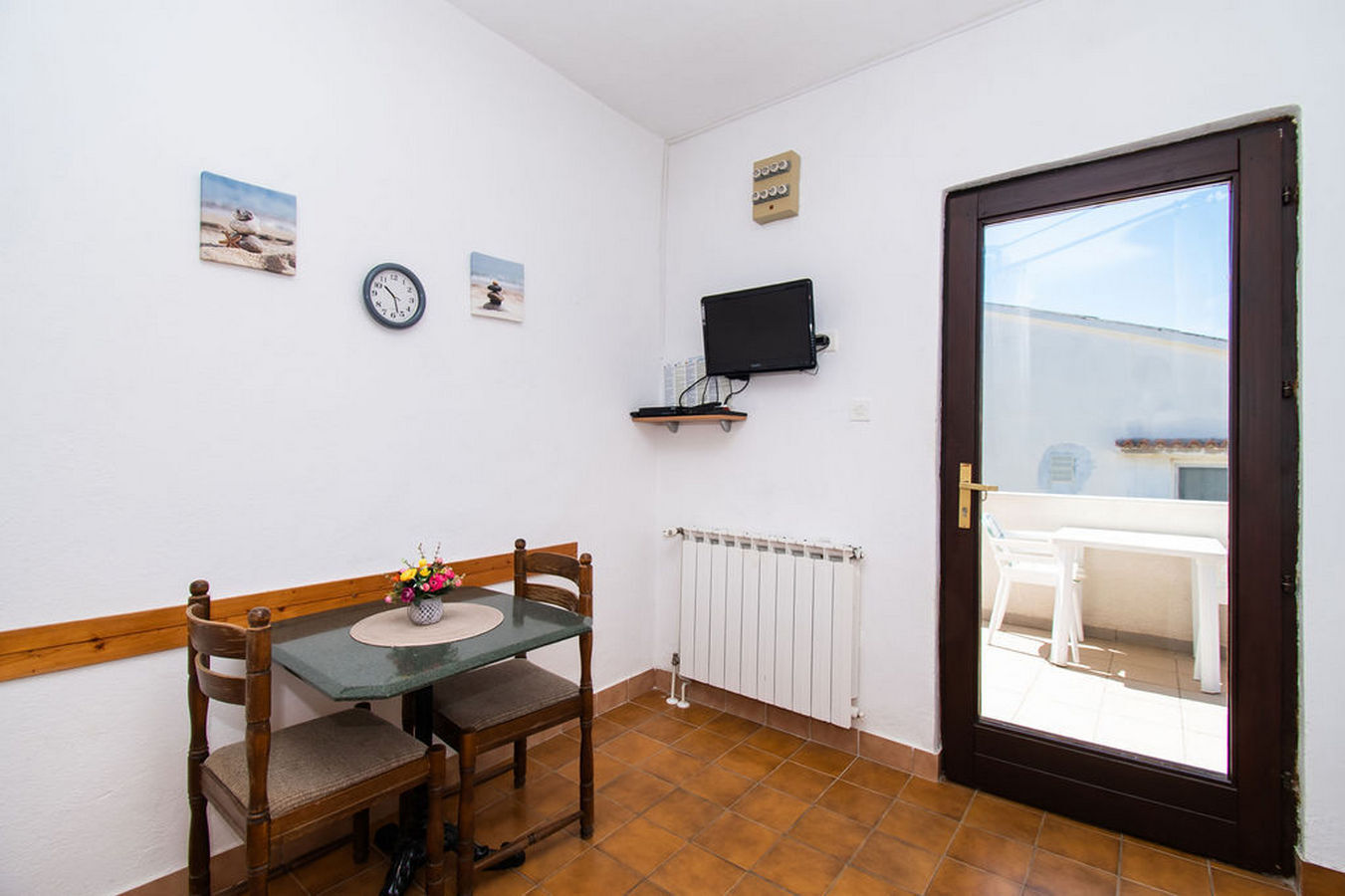 Apartments Crljenko 25301-A2
