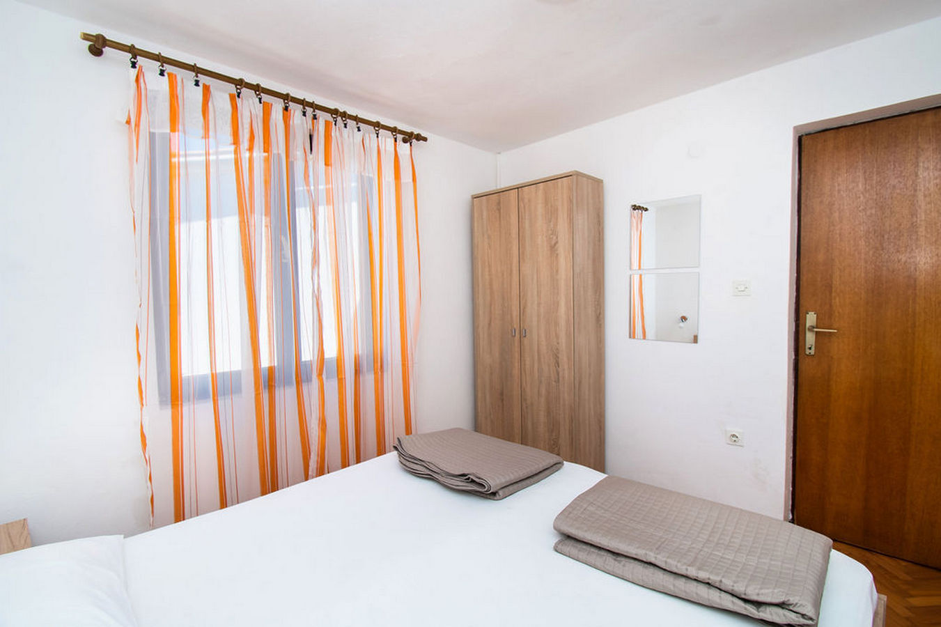 Apartments Crljenko 25301-A3