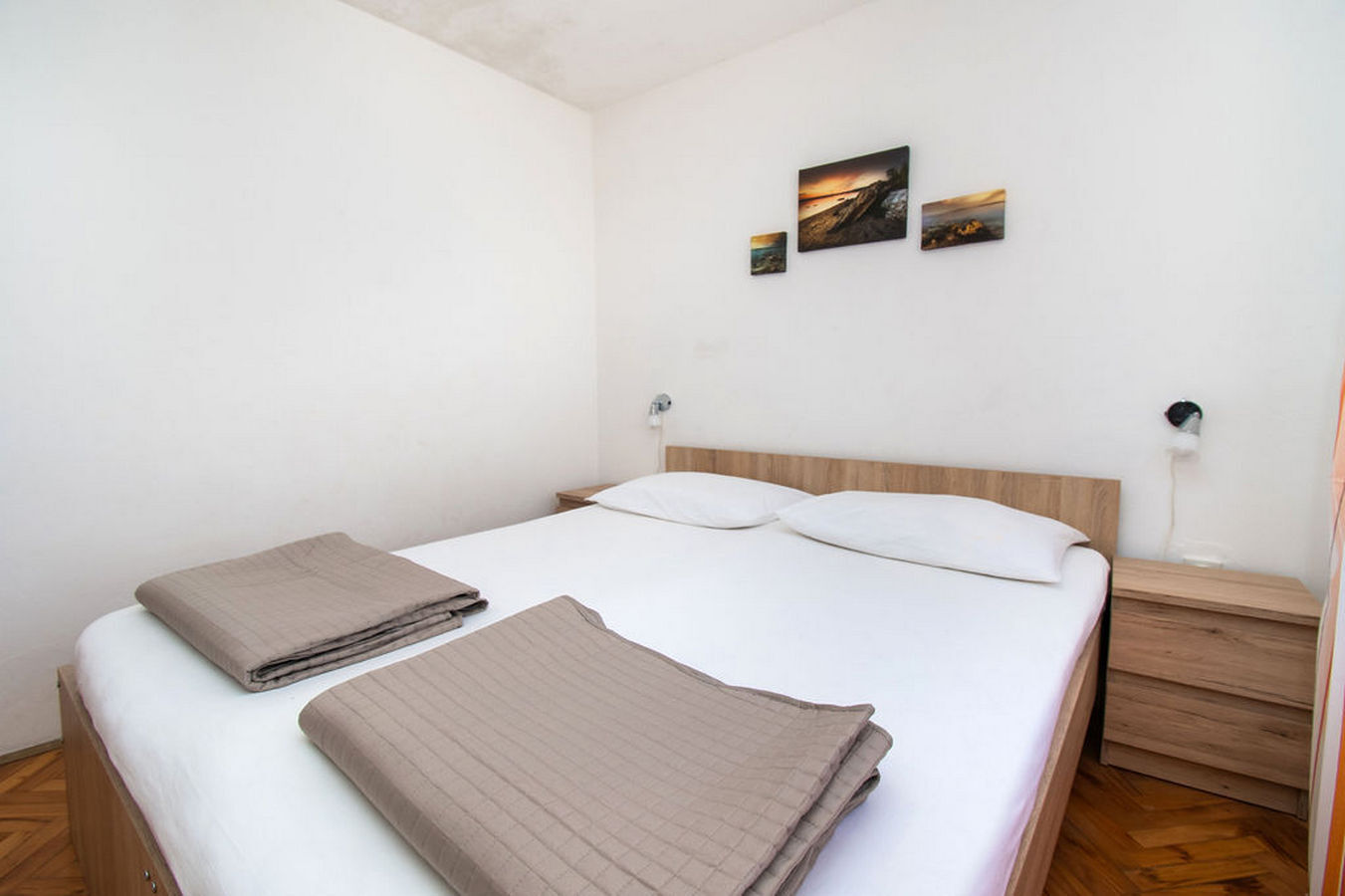 Apartments Crljenko 25301-A3