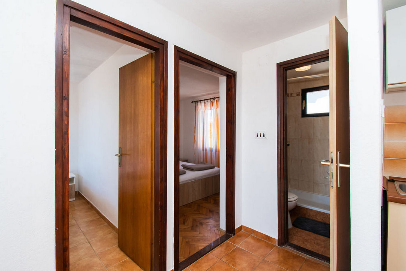 Apartments Crljenko 25301-A3