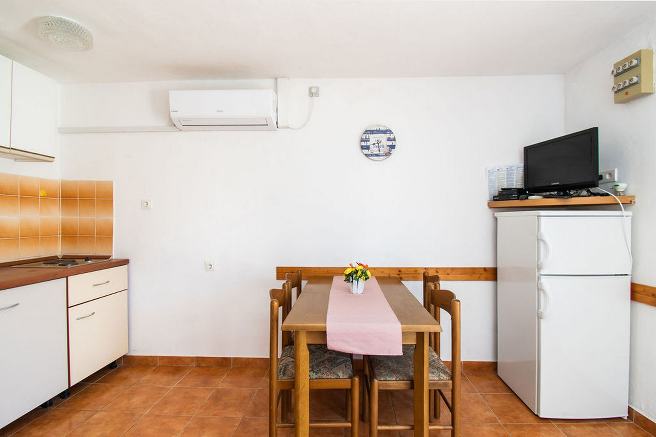 Apartments Crljenko 25301-A3