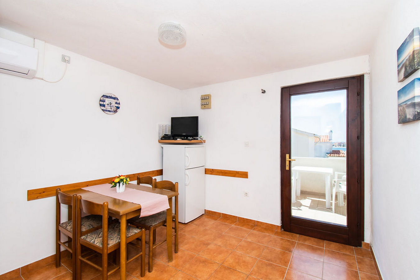 Apartments Crljenko 25301-A3