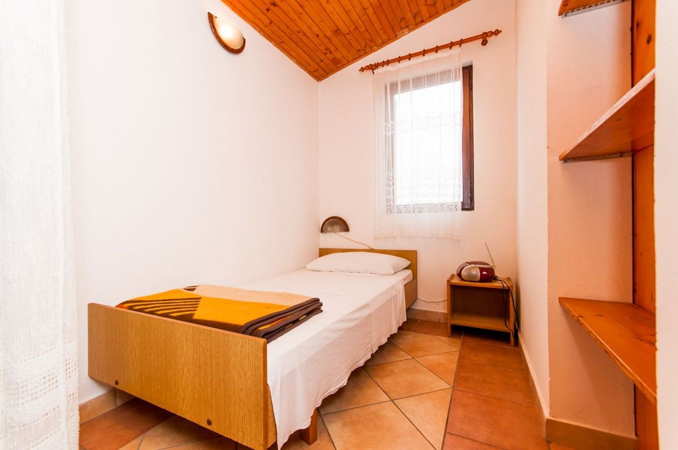 Apartments Crljenko 25301-A4