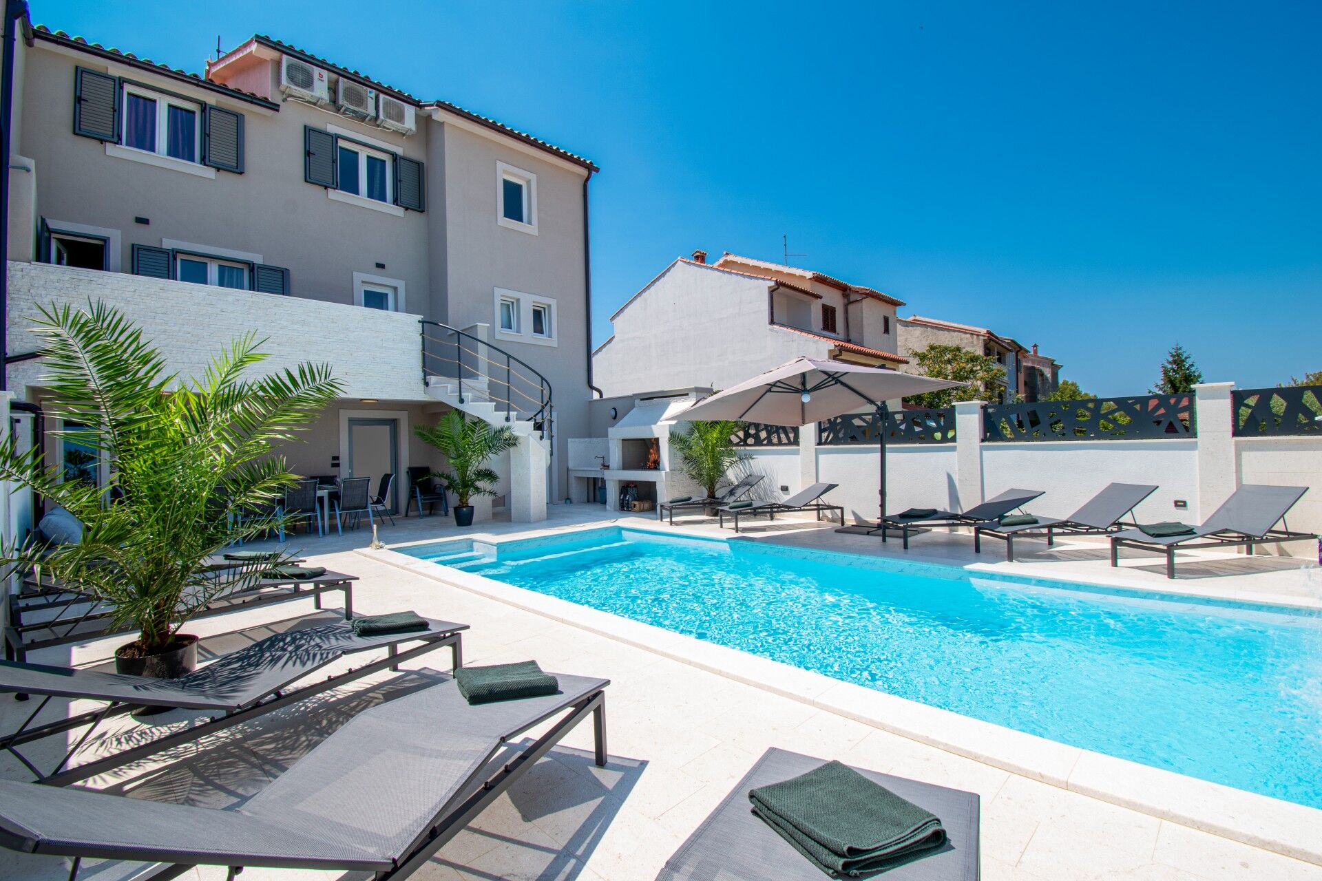 House Suzana 94112-K1