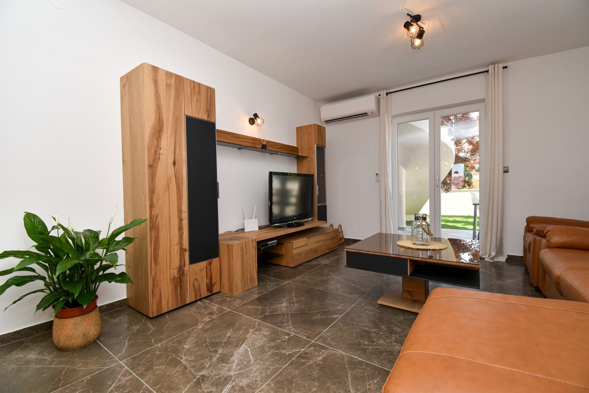 House Suzana 94112-K1