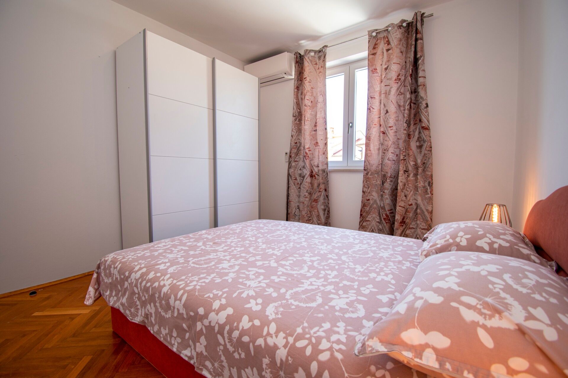 House Suzana 94112-K1