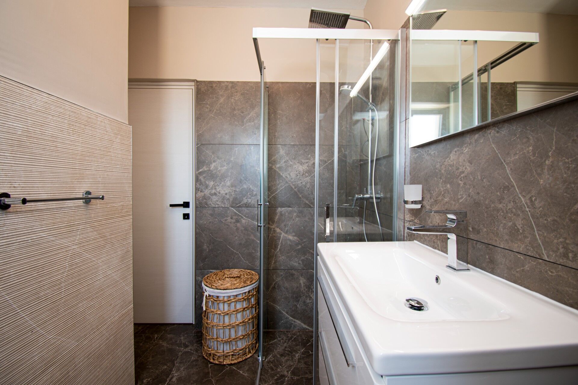 House Suzana 94112-K1