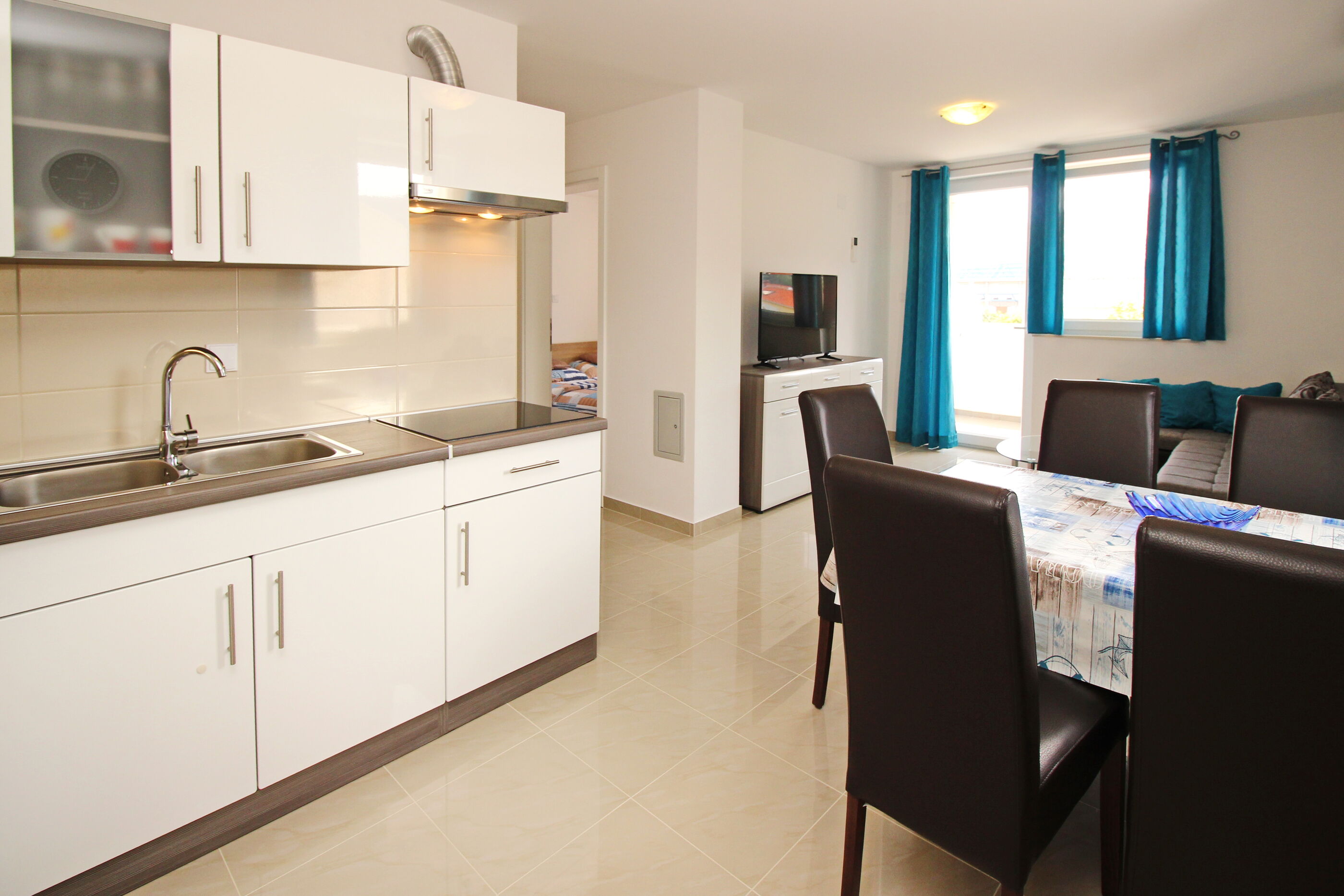 Apartments VASILIC CUGALJ SMOKVINA 69018-A2