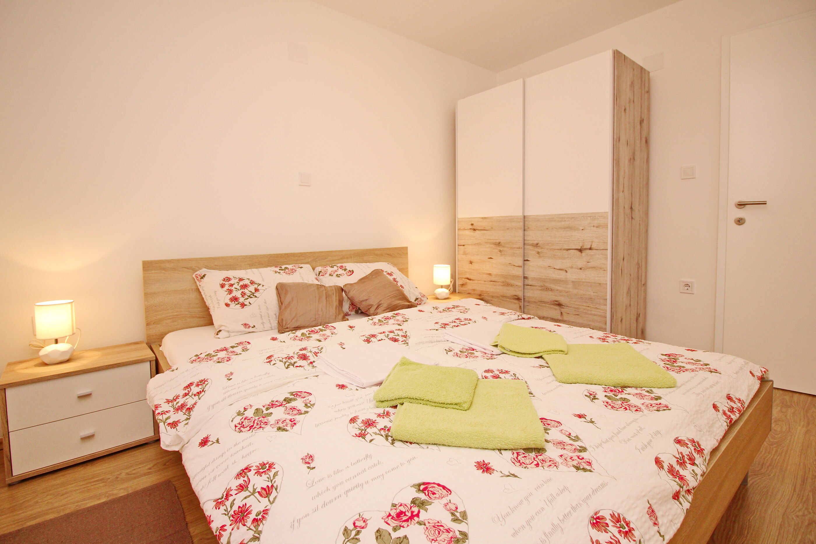 Apartments VASILIC CUGALJ SMOKVINA 69018-A2
