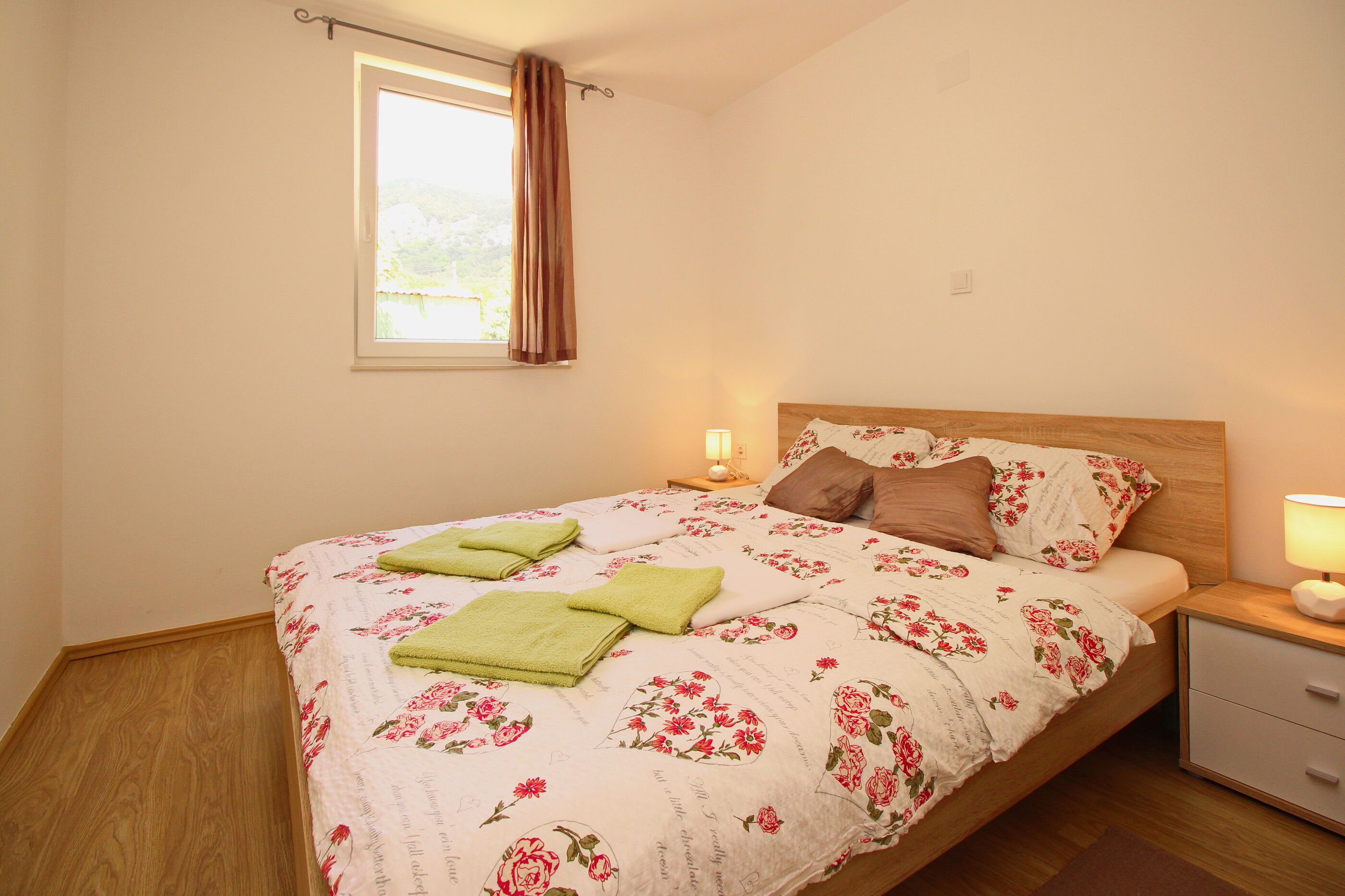 Apartments VASILIC CUGALJ SMOKVINA 69018-A2