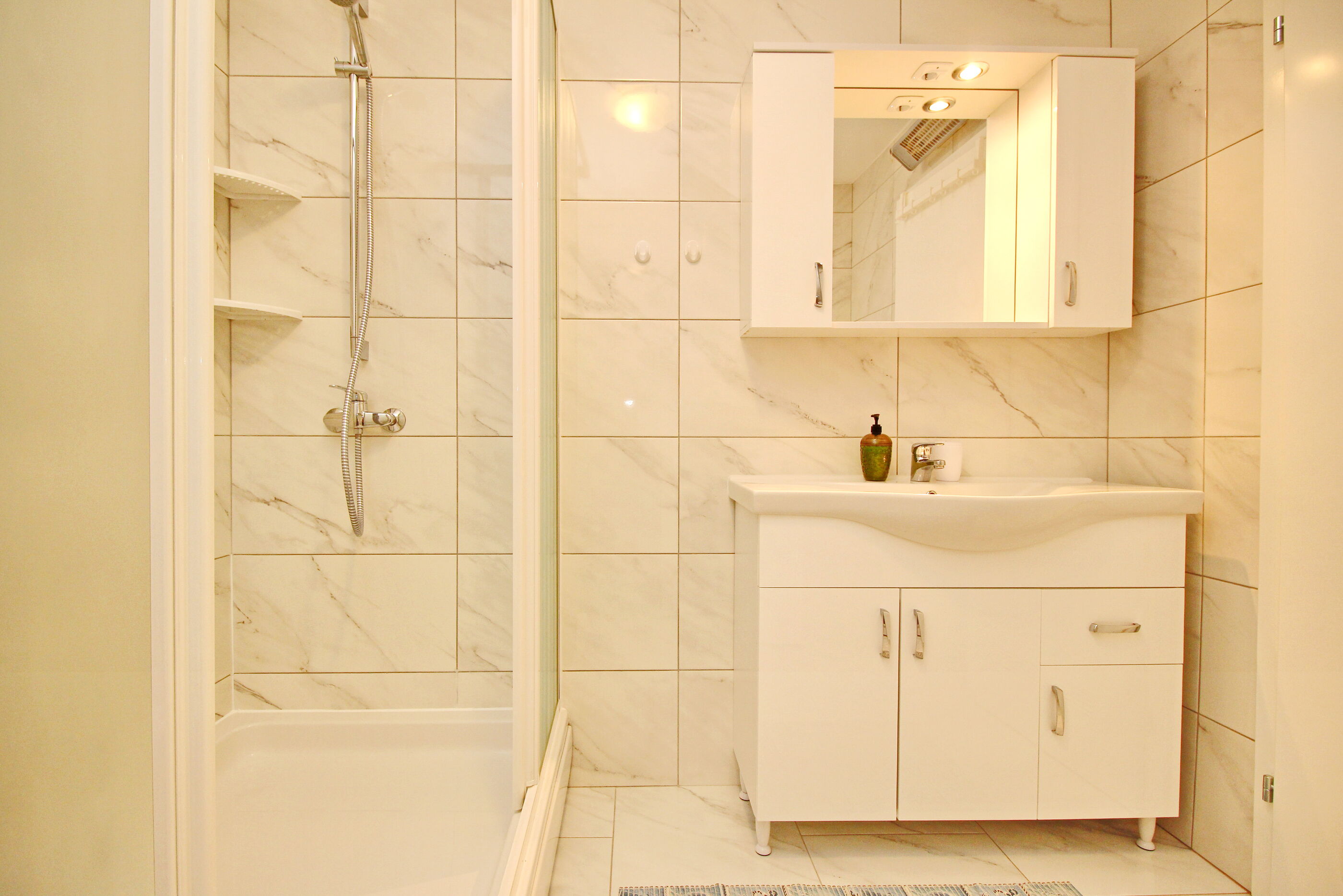 Apartments VASILIC CUGALJ SMOKVINA 69018-A2