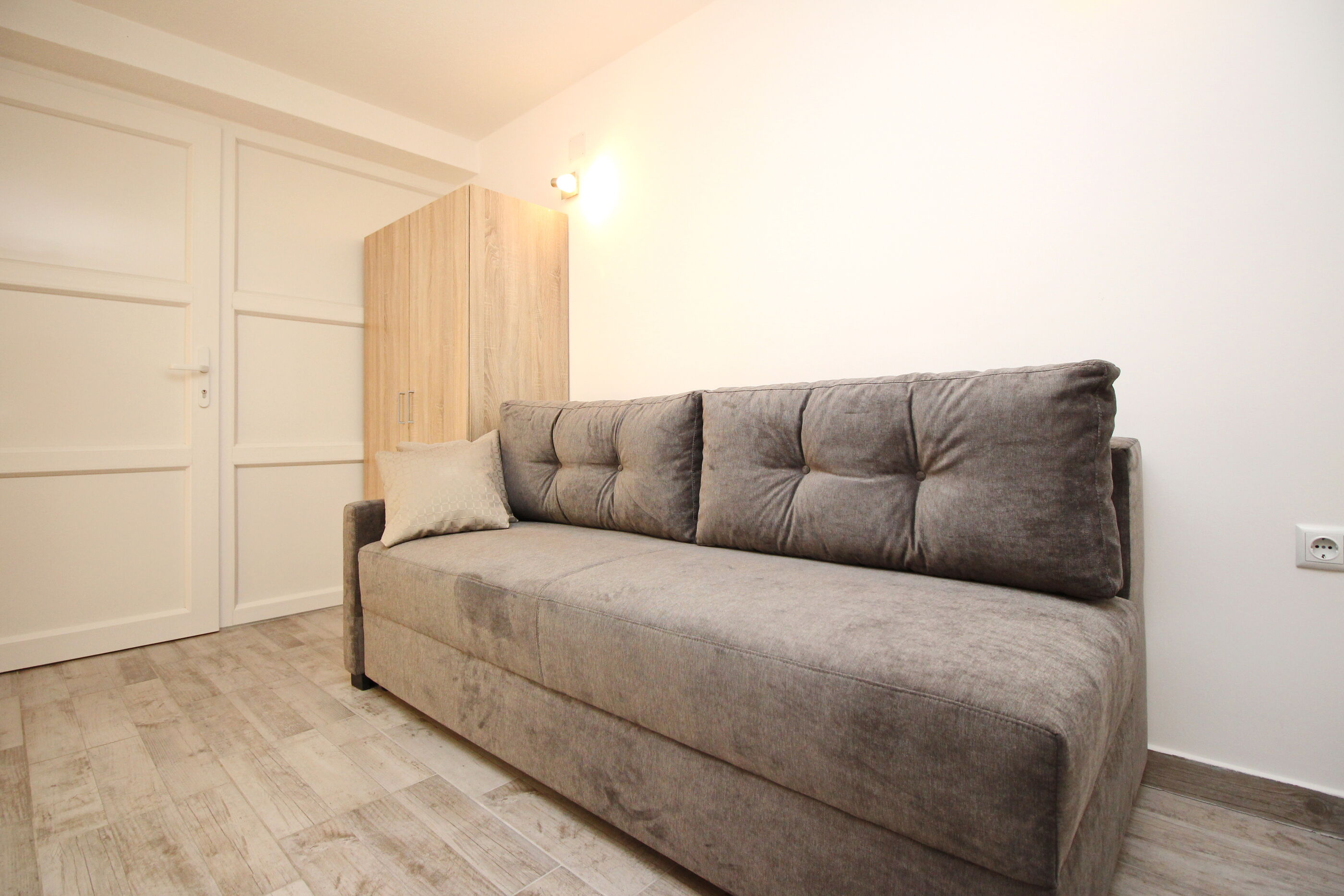 Apartments VASILIC CUGALJ SMOKVINA 69018-A4