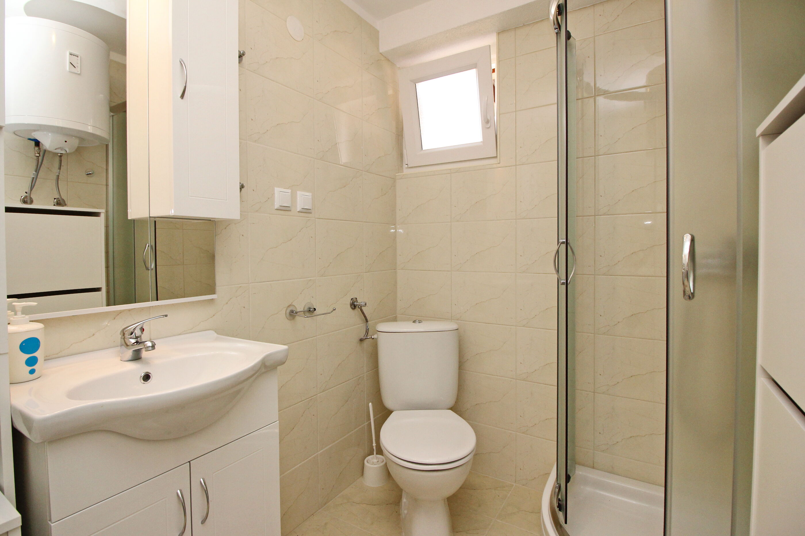 Apartments VASILIC CUGALJ SMOKVINA 69018-A4