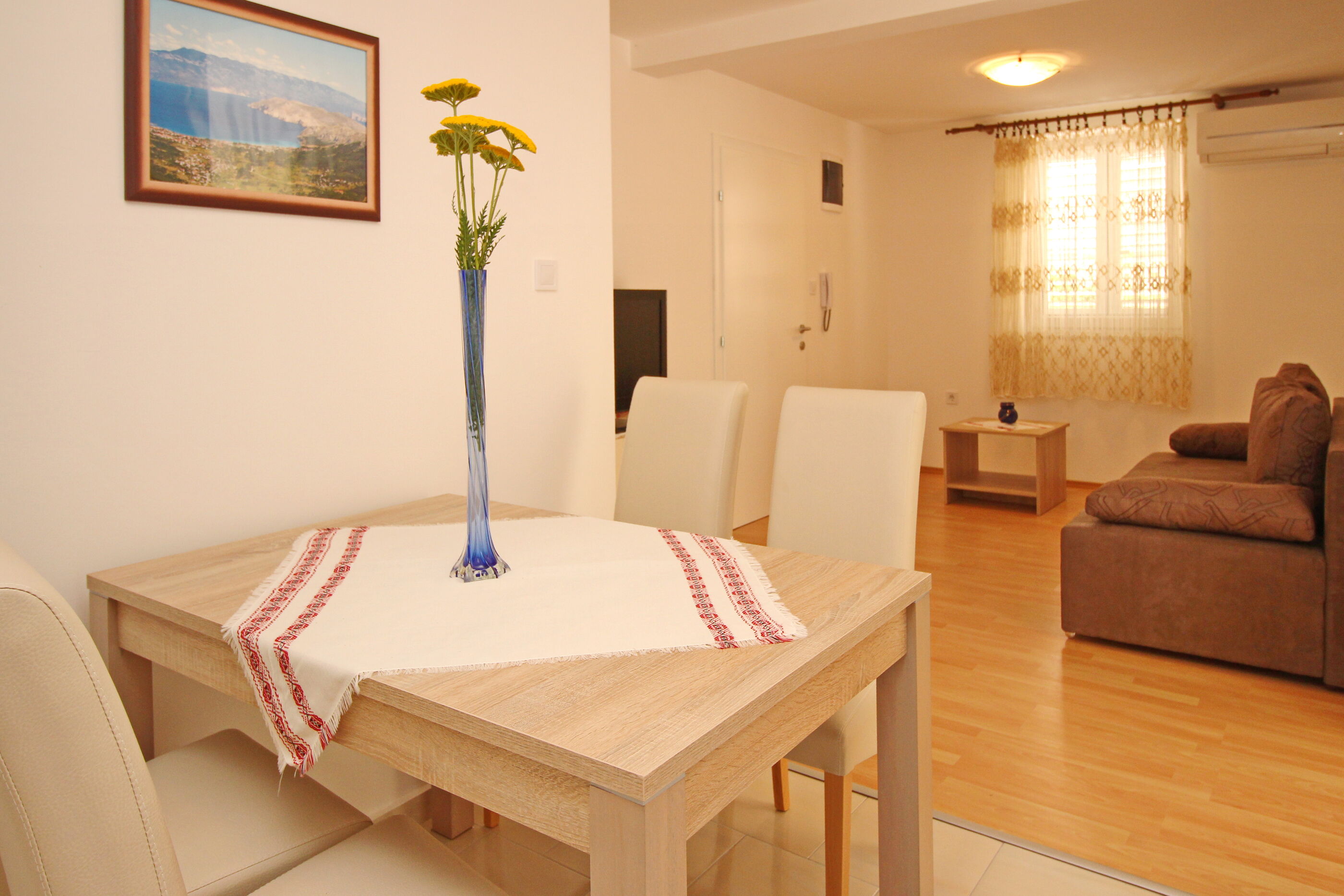 Apartments VASILIC CUGALJ SMOKVINA 69018-A1