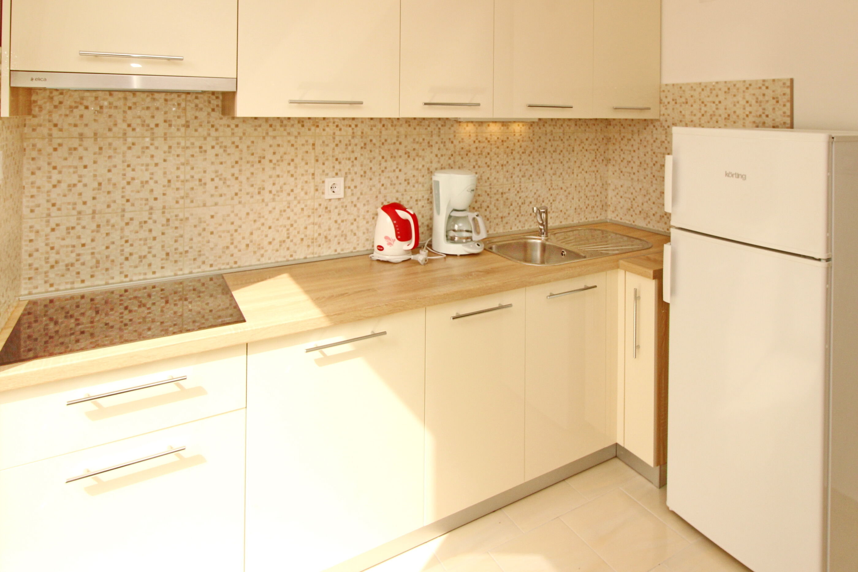 Apartments VASILIC CUGALJ SMOKVINA 69018-A1