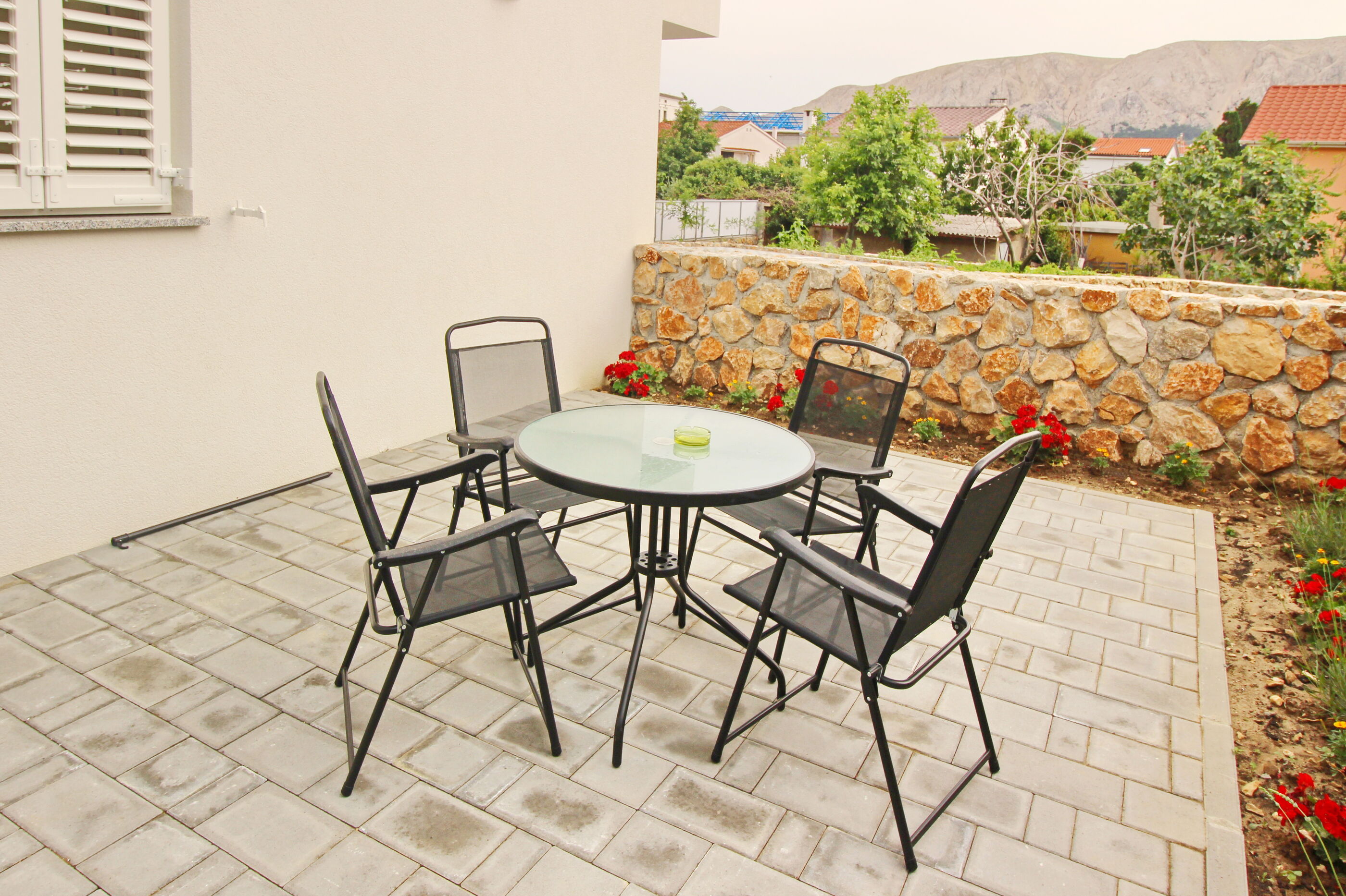 Apartments VASILIC CUGALJ SMOKVINA 69018-A1