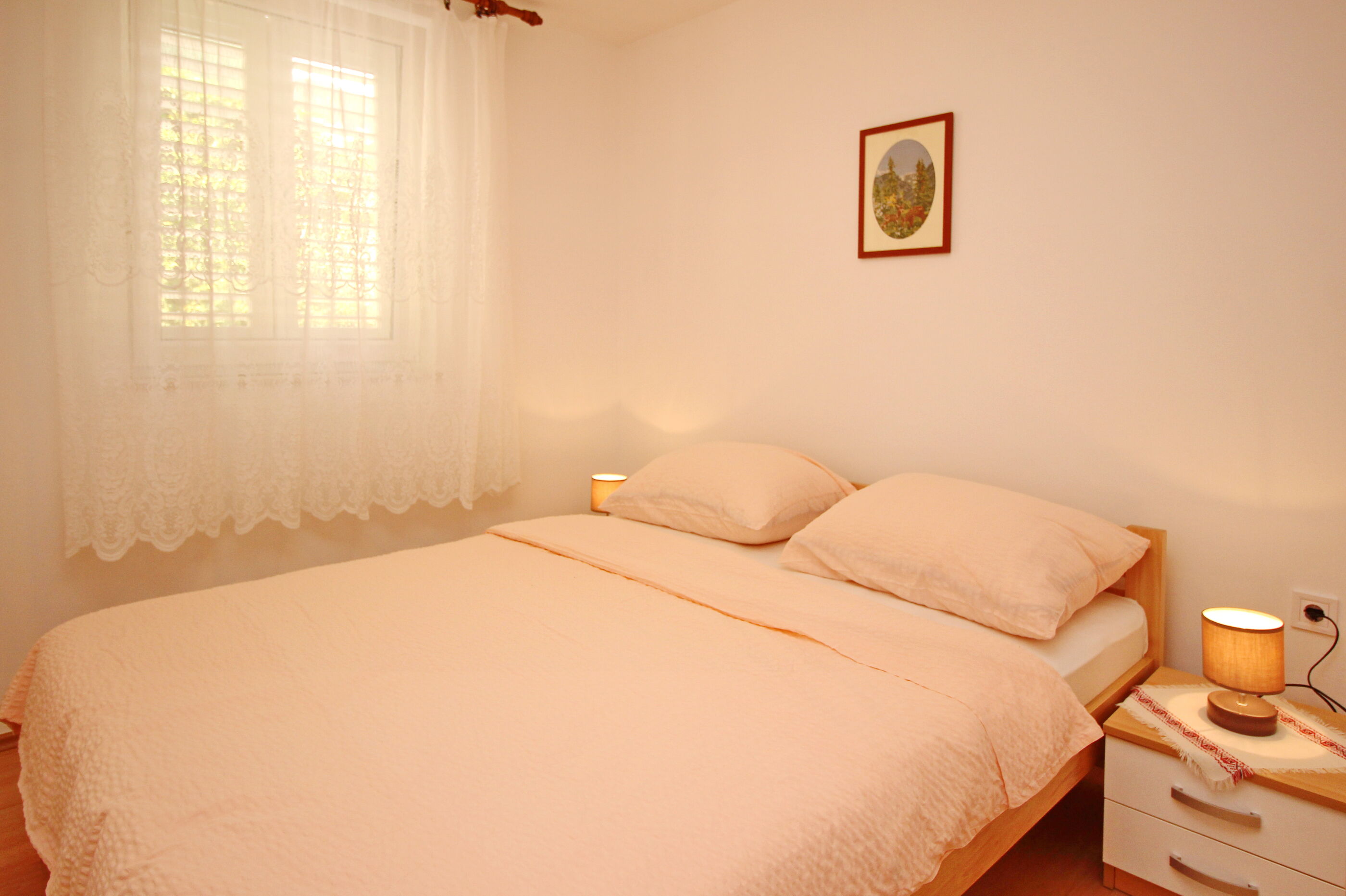 Apartments VASILIC CUGALJ SMOKVINA 69018-A1