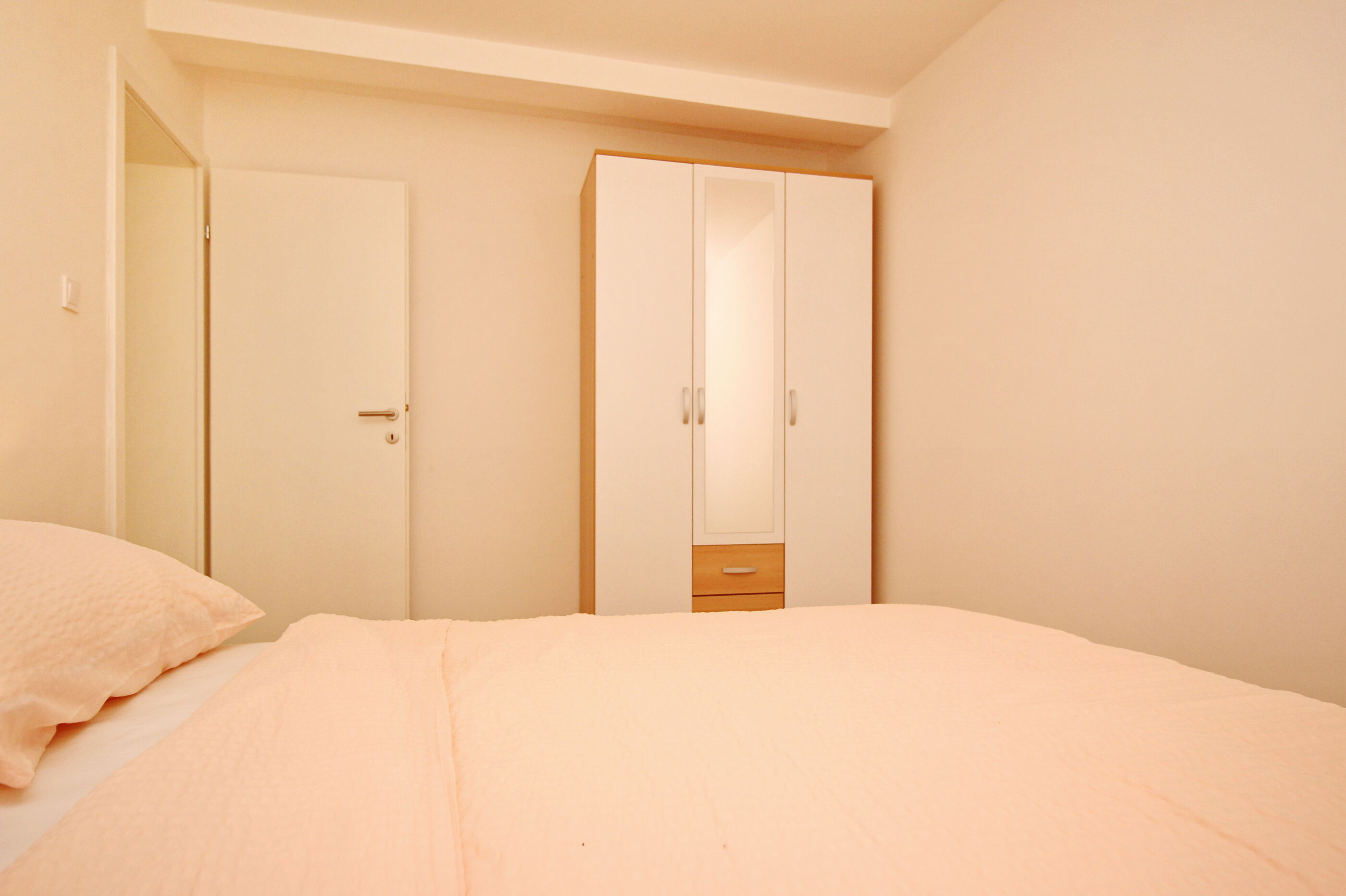 Apartments VASILIC CUGALJ SMOKVINA 69018-A1