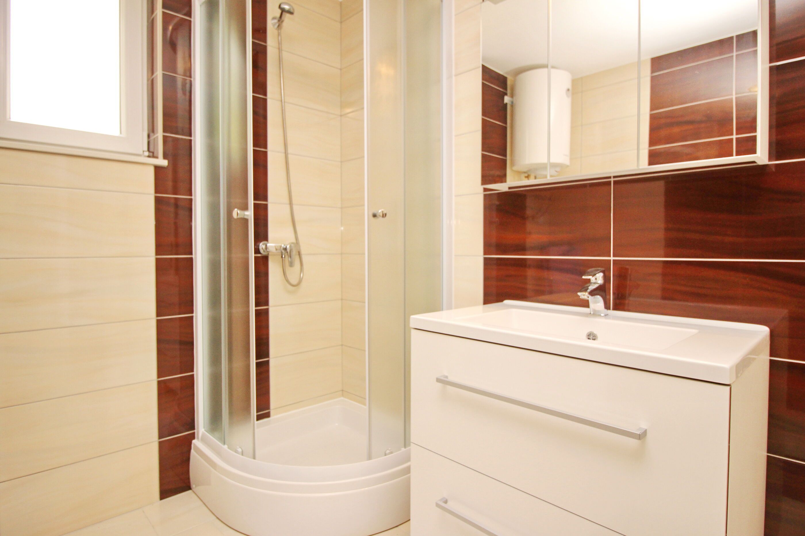 Apartments VASILIC CUGALJ SMOKVINA 69018-A1