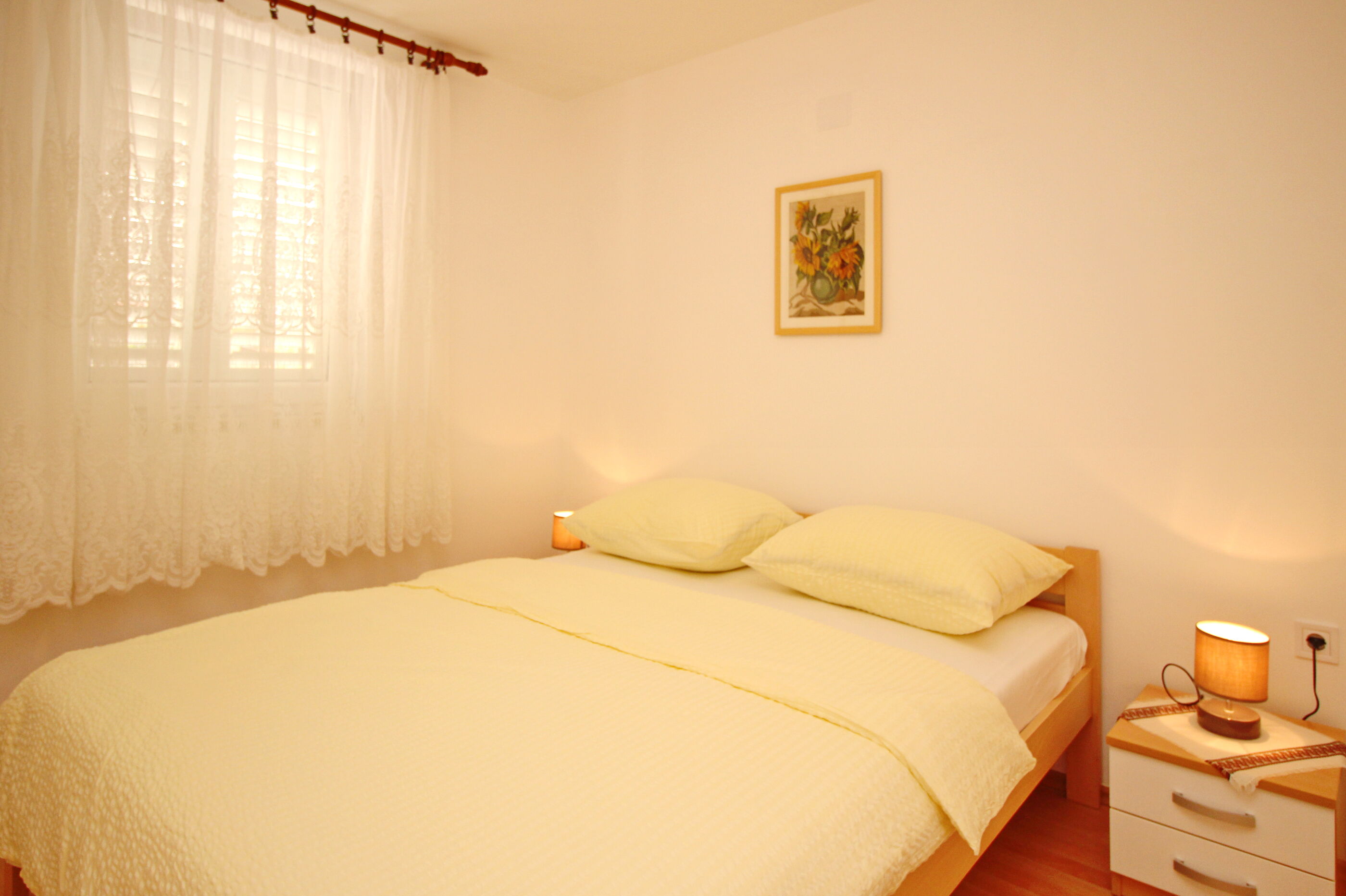 Apartments VASILIC CUGALJ SMOKVINA 69018-A1