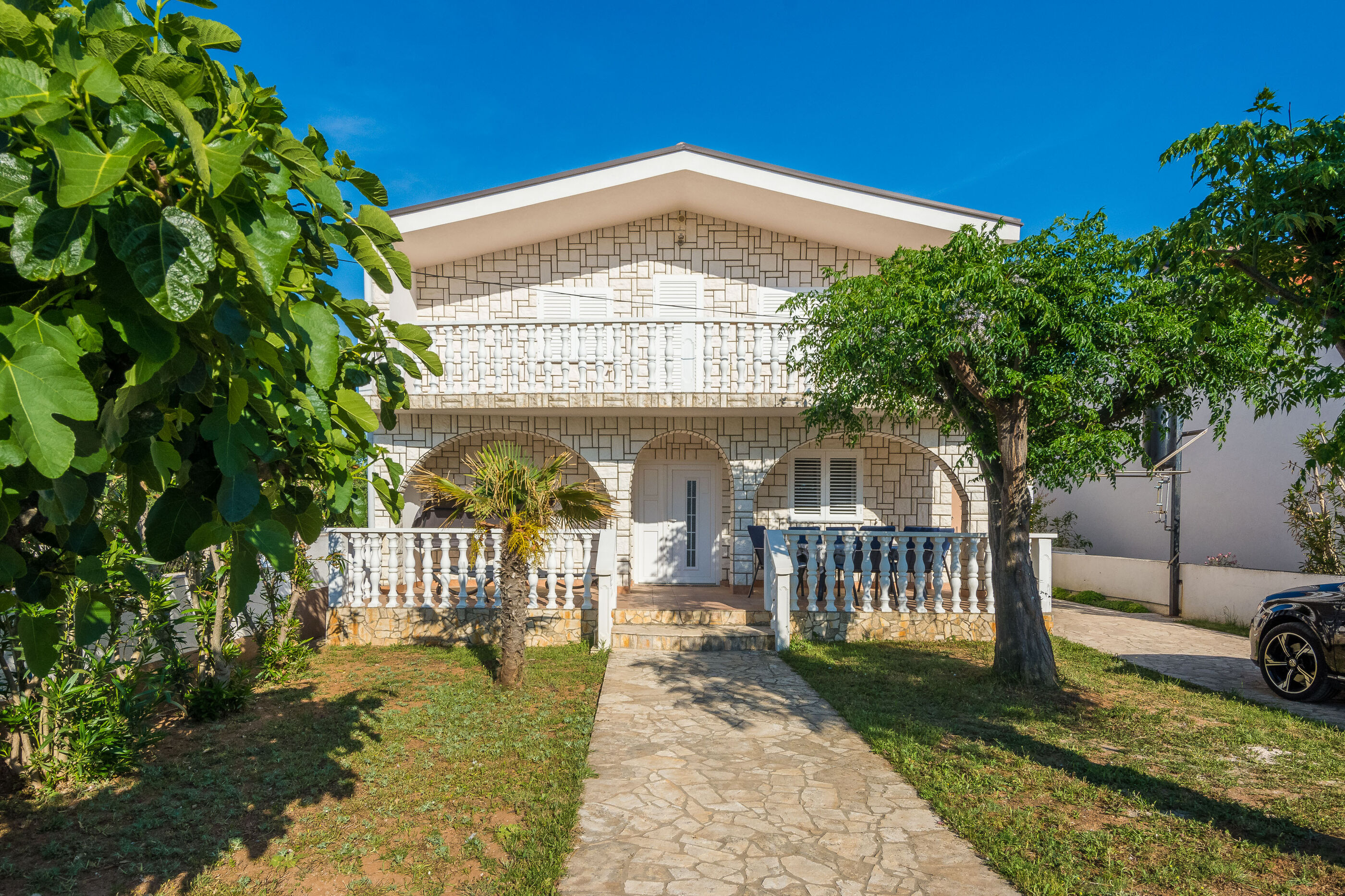 Apartments Loncar Accommodation in Vir