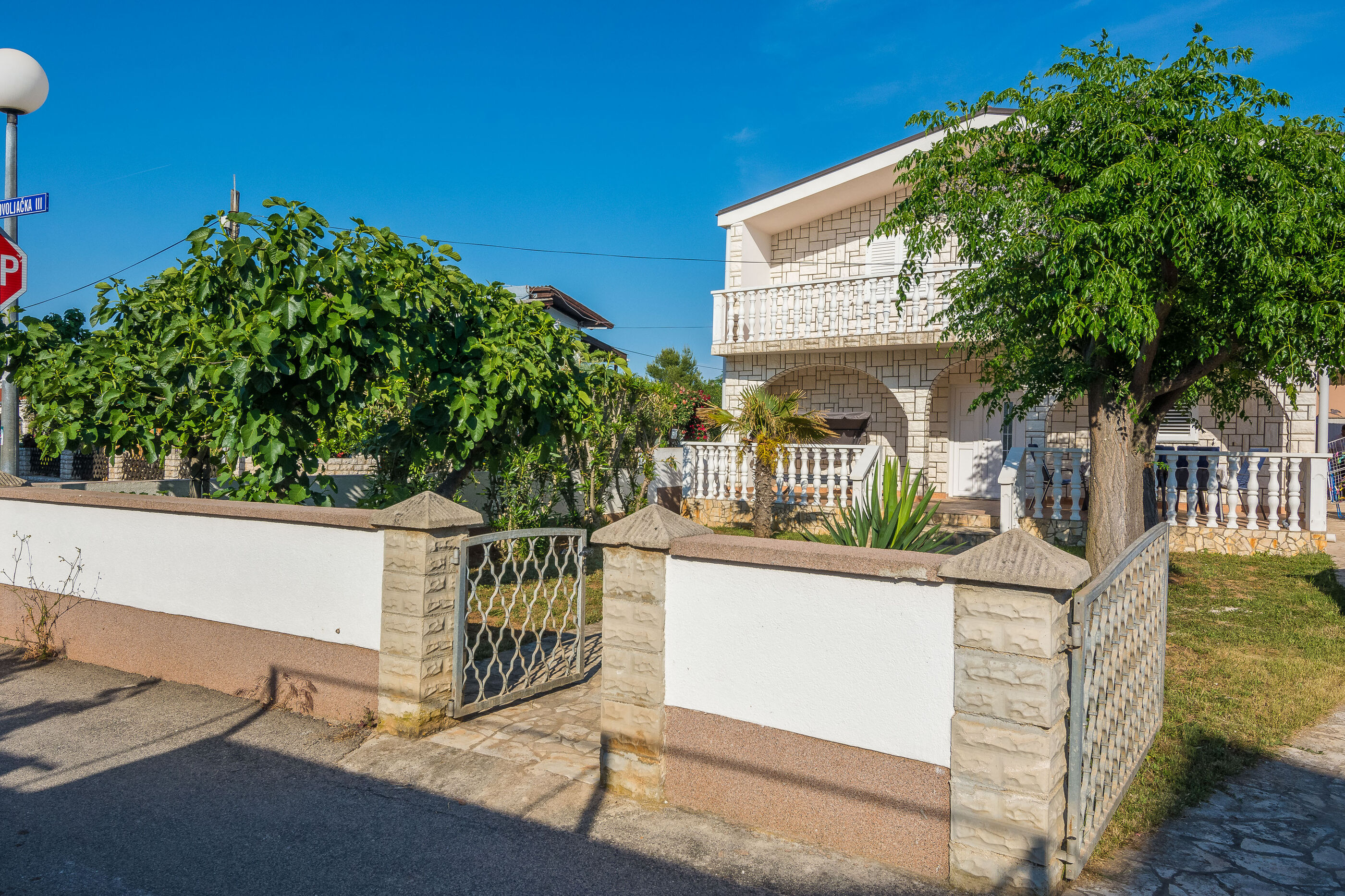 Apartments Loncar 33483-A2