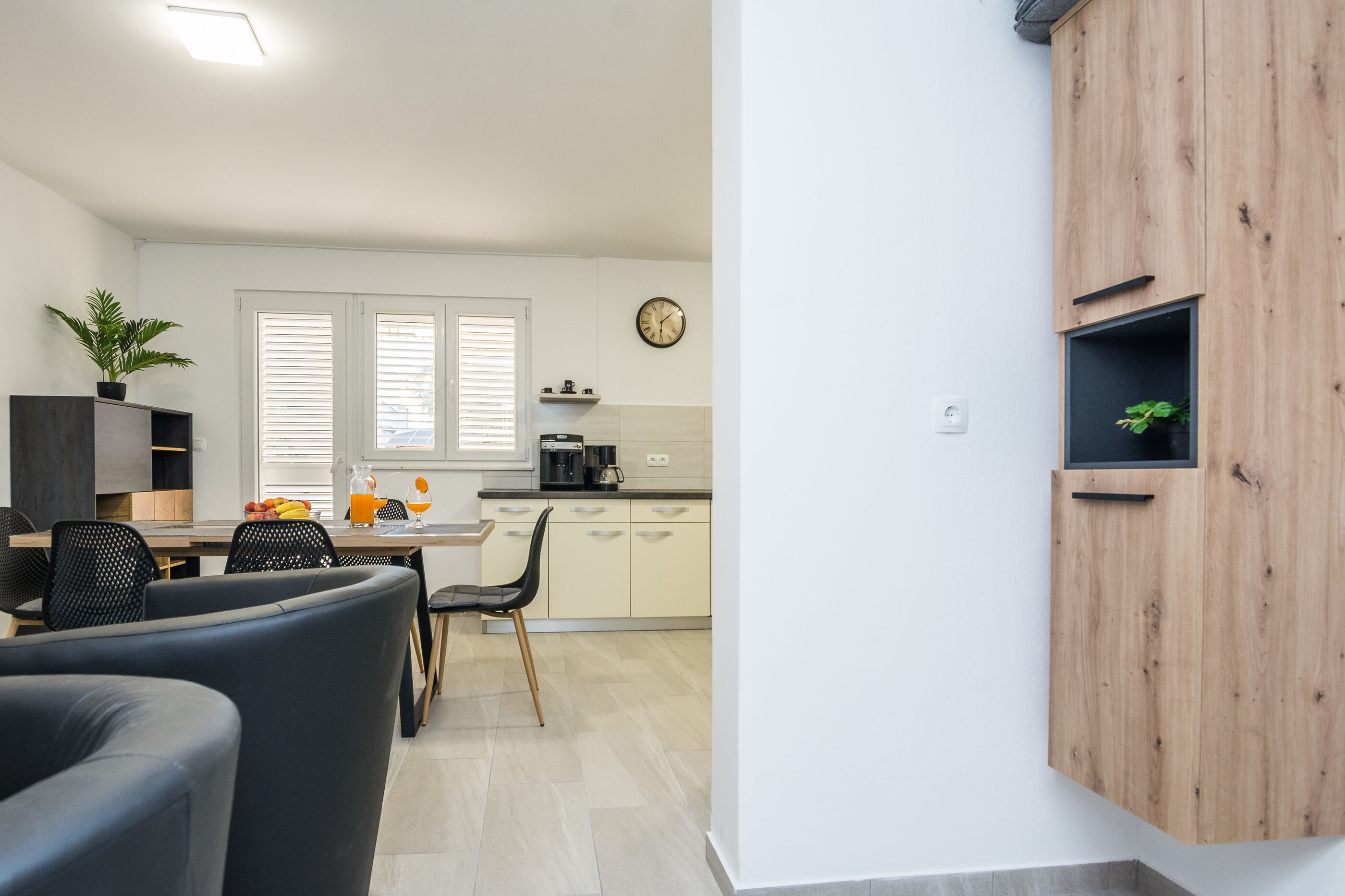 Apartments Loncar 33483-A1
