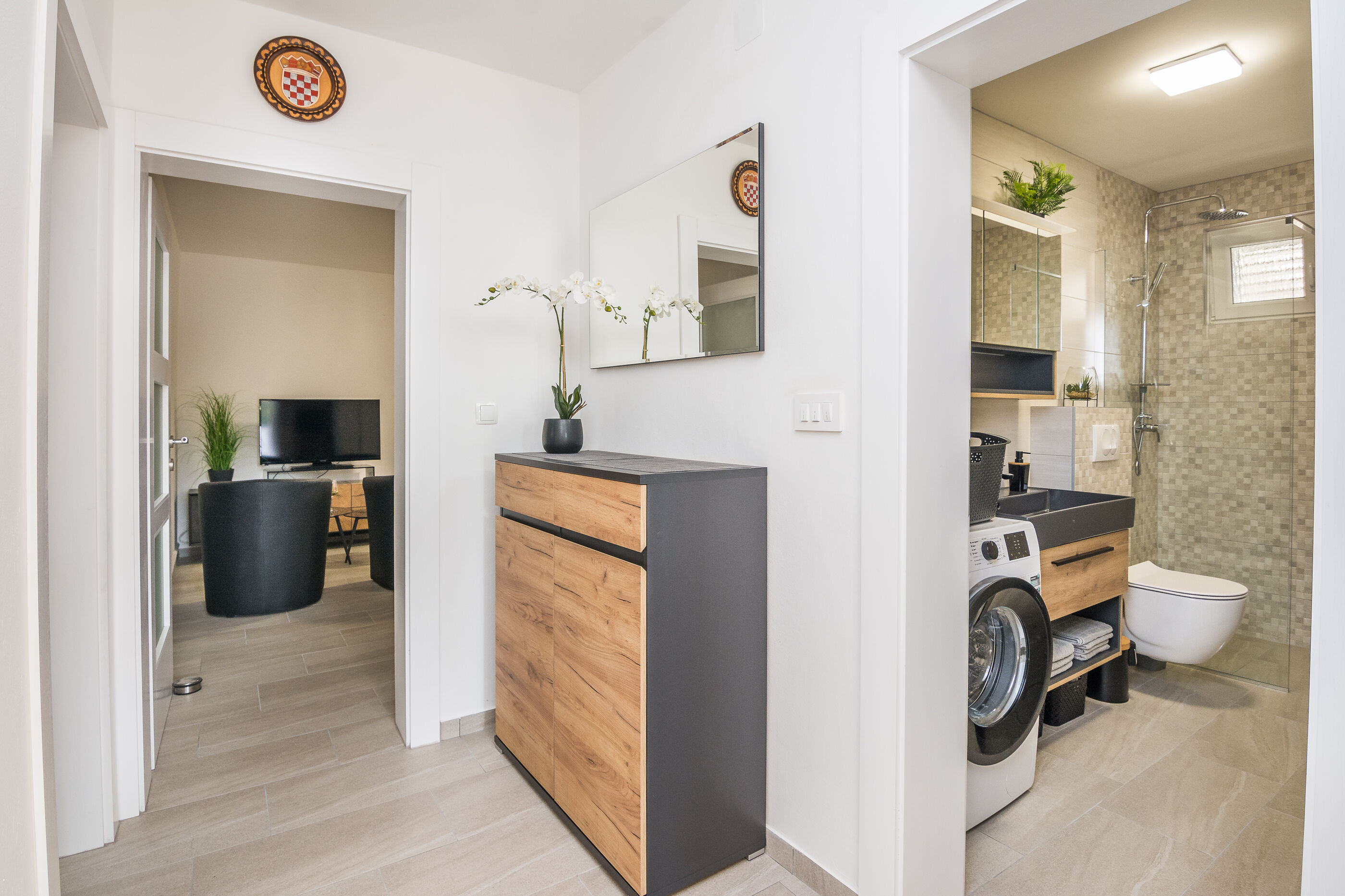 Apartments Loncar 33483-A1