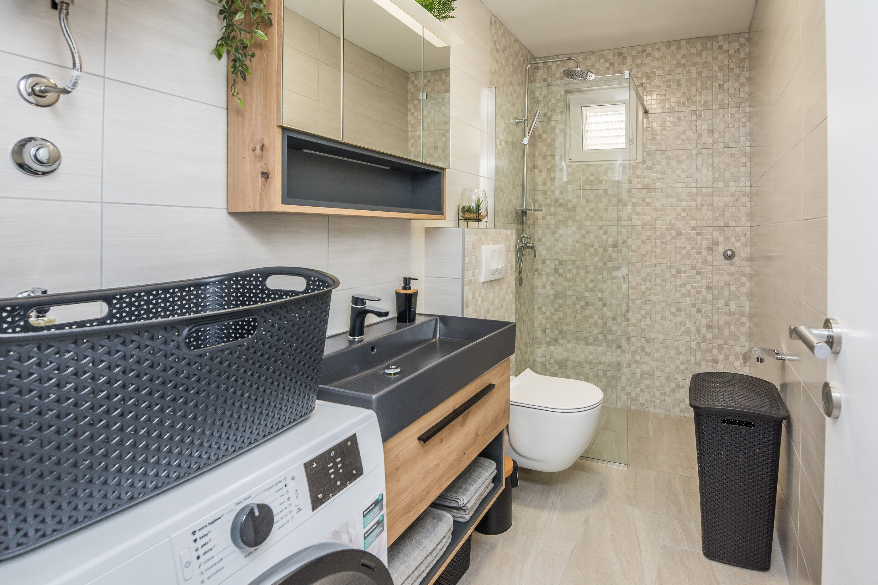 Apartments Loncar 33483-A1