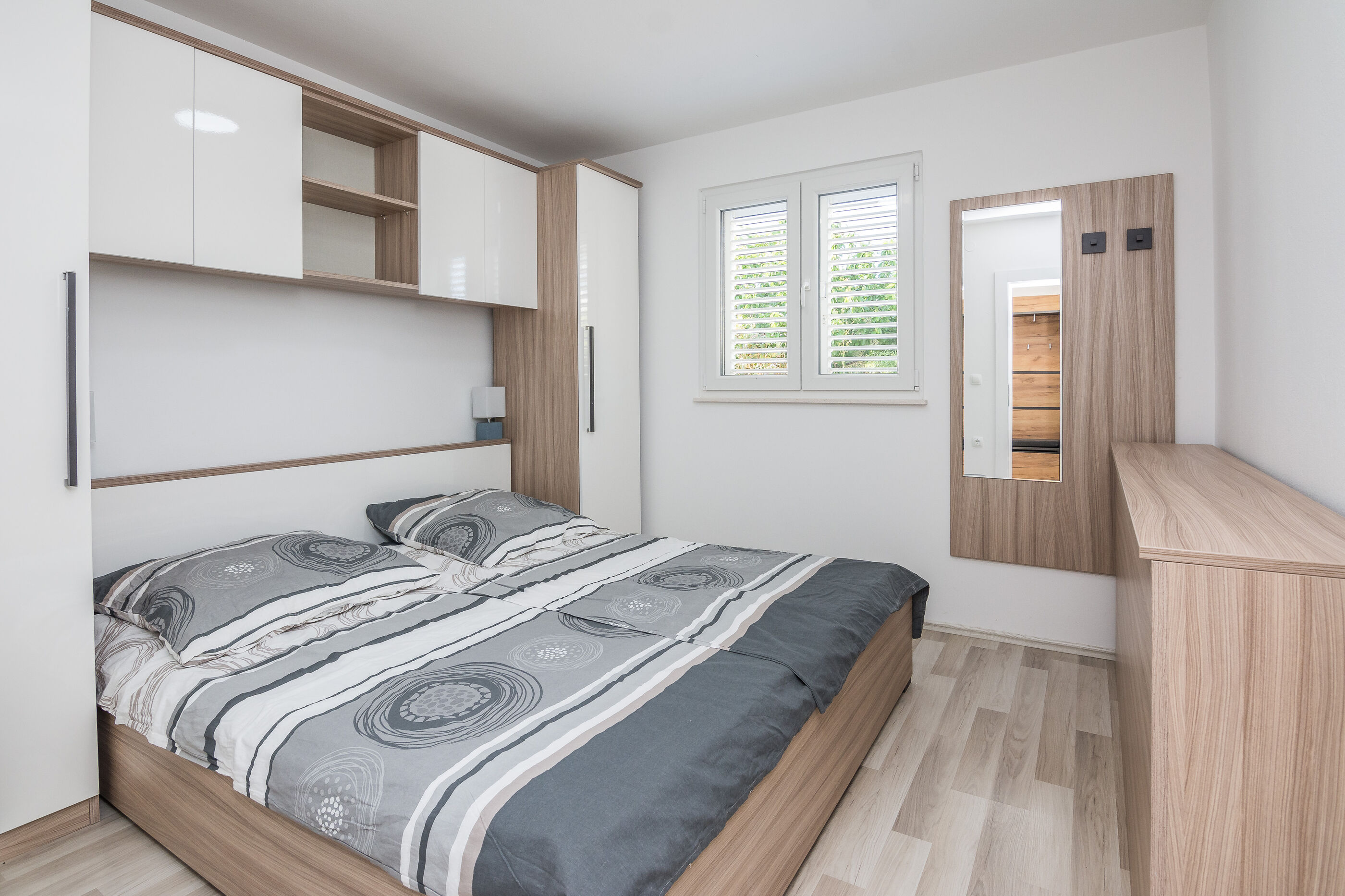 Apartments Loncar 33483-A1