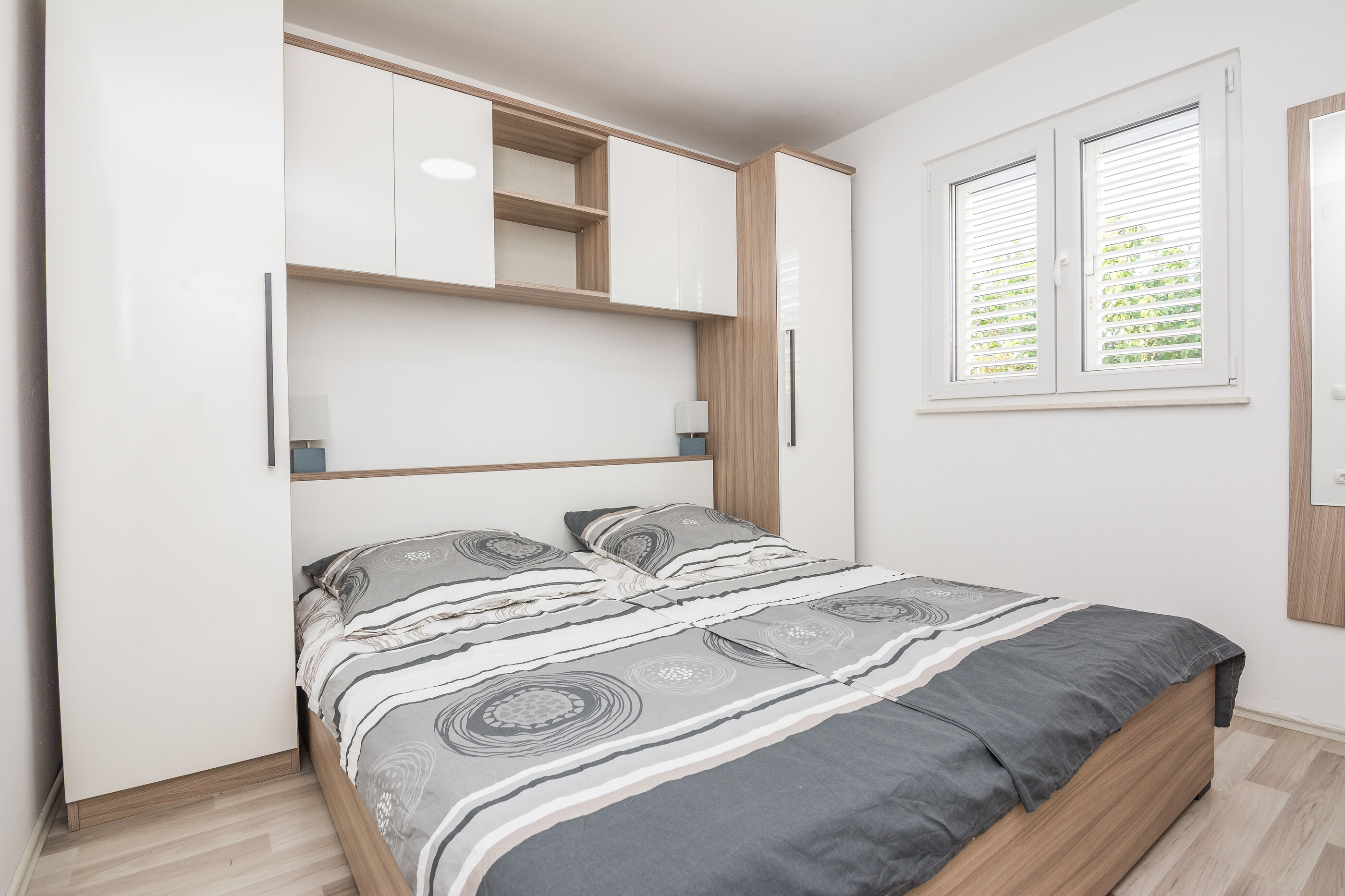 Apartments Loncar 33483-A1