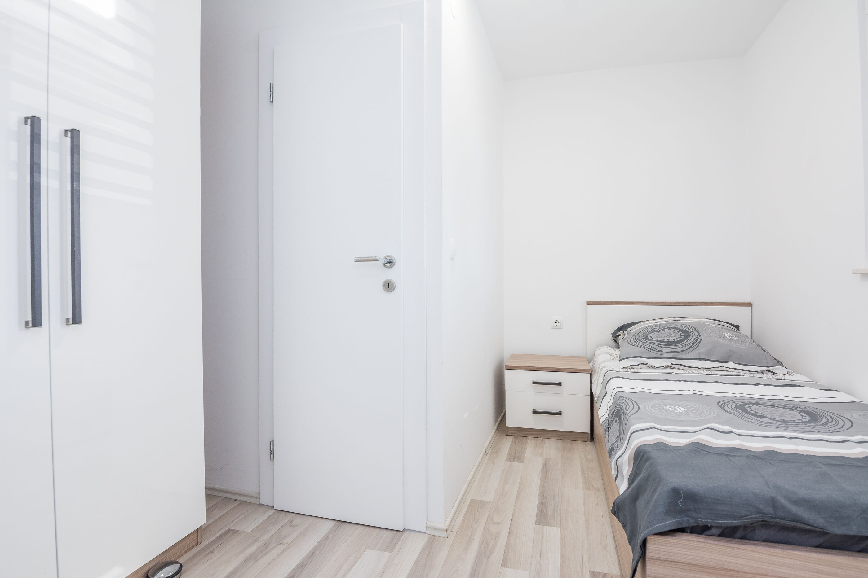 Apartments Loncar 33483-A1