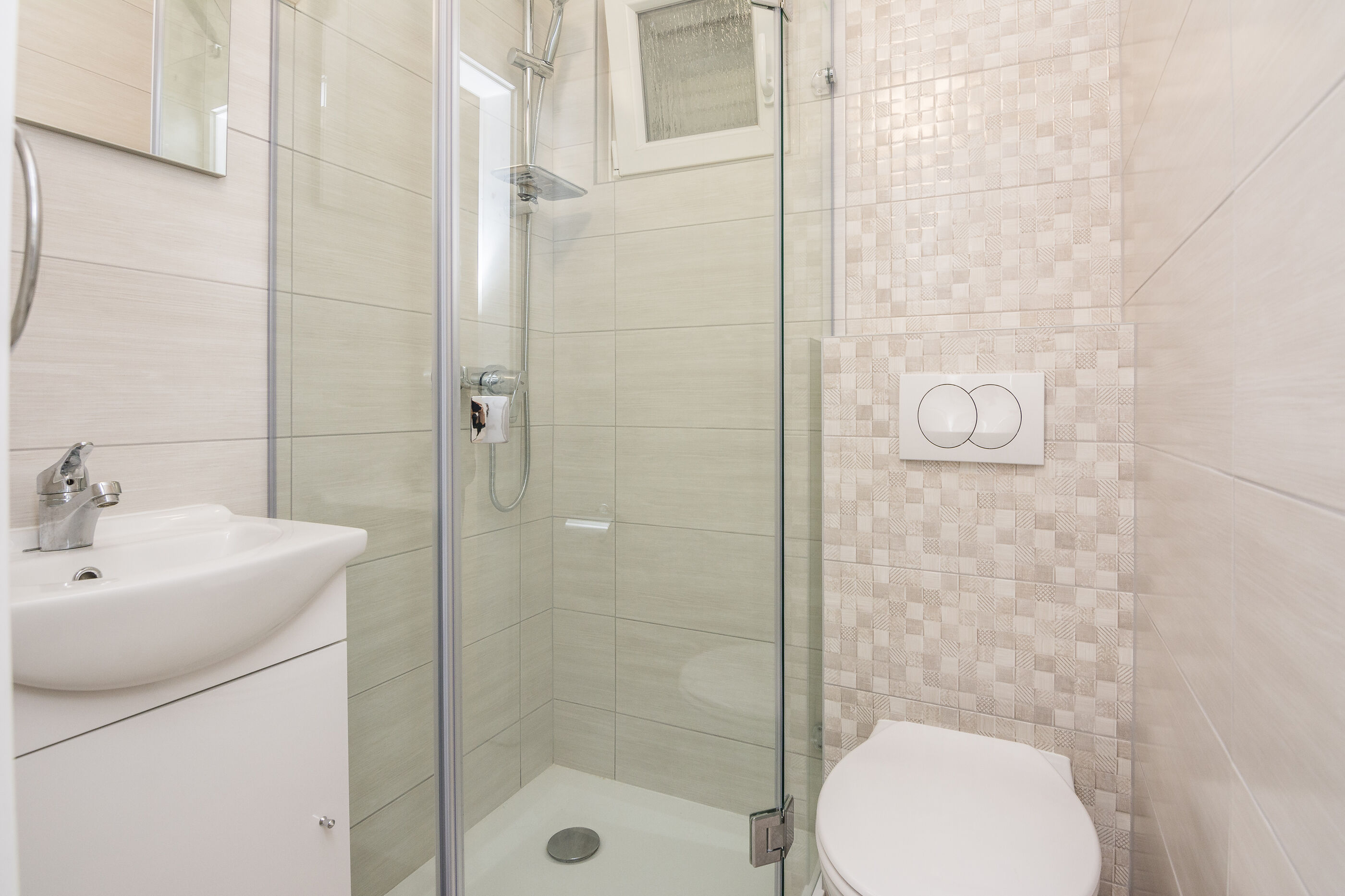 Apartments Loncar 33483-A1