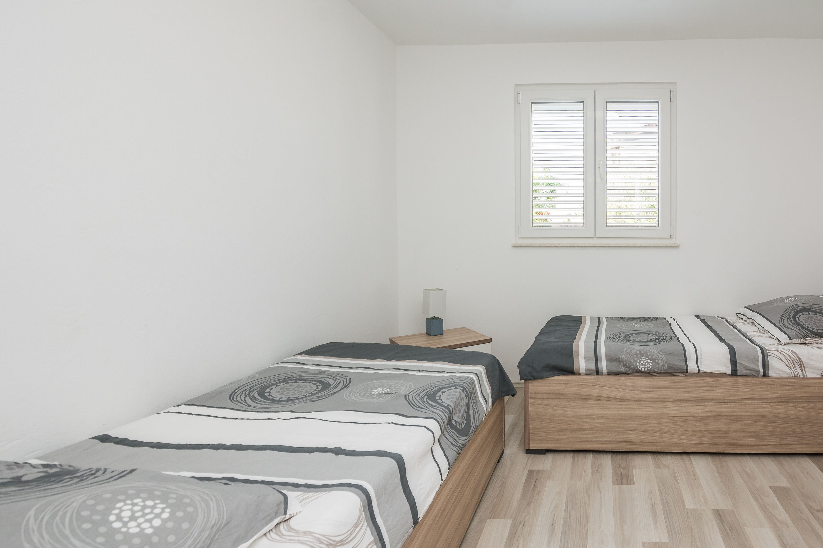 Apartments Loncar 33483-A1