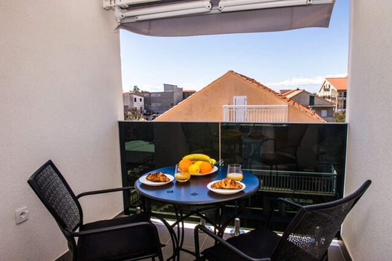 Apartments Zdeslav 80541-A3