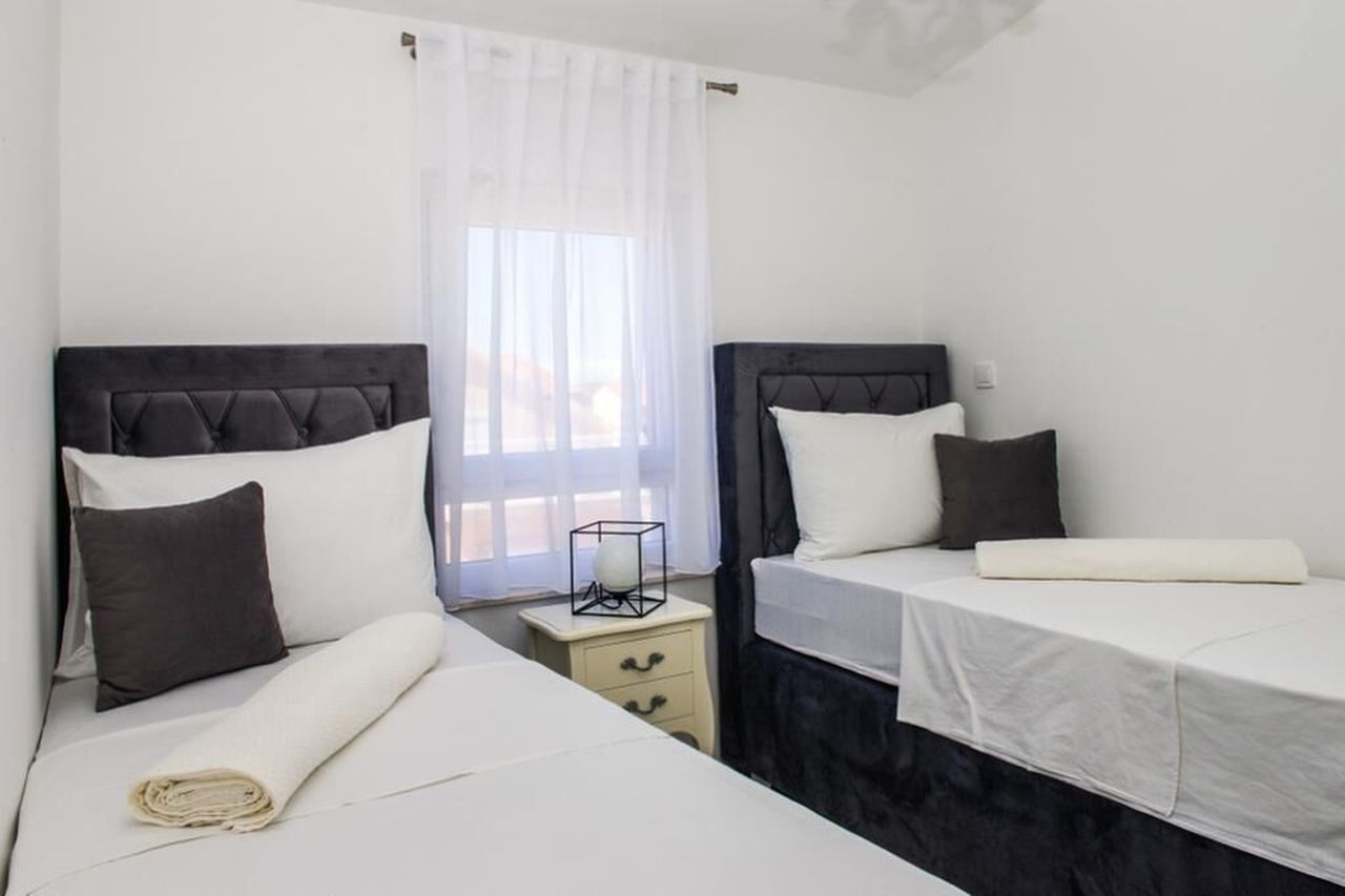 Apartments Zdeslav 80541-A4