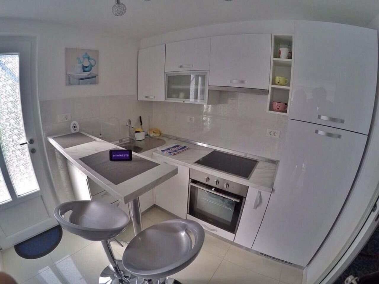 Apartment By the Sea 91652-A1