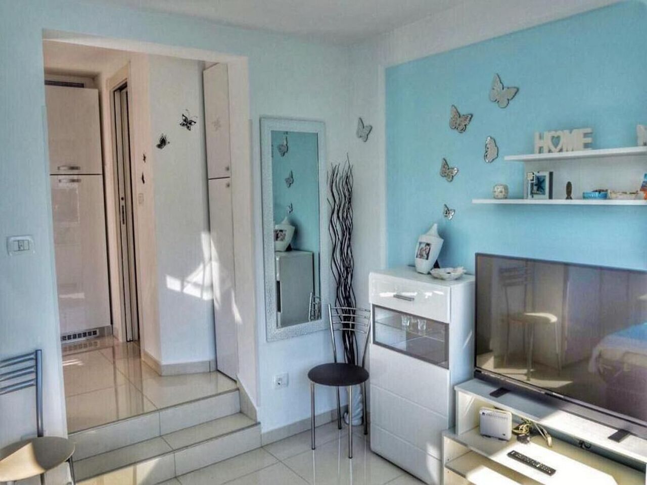 Apartment By the Sea 91652-A1