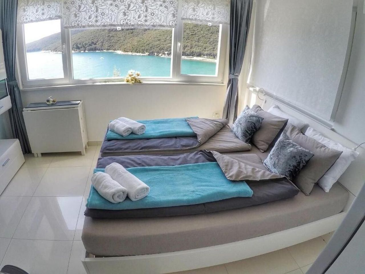 Apartment By the Sea 91652-A1