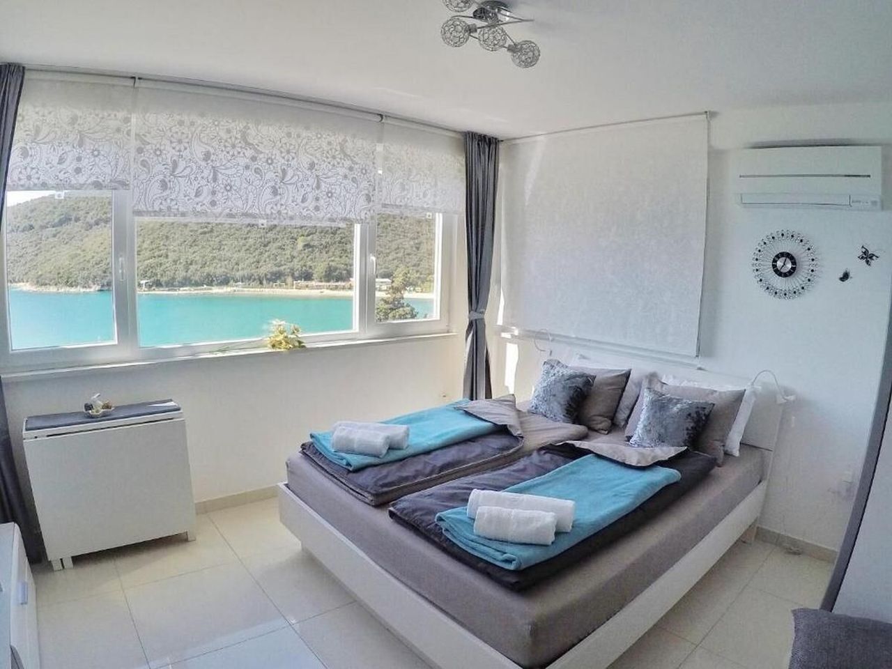 Apartment By the Sea 91652-A1