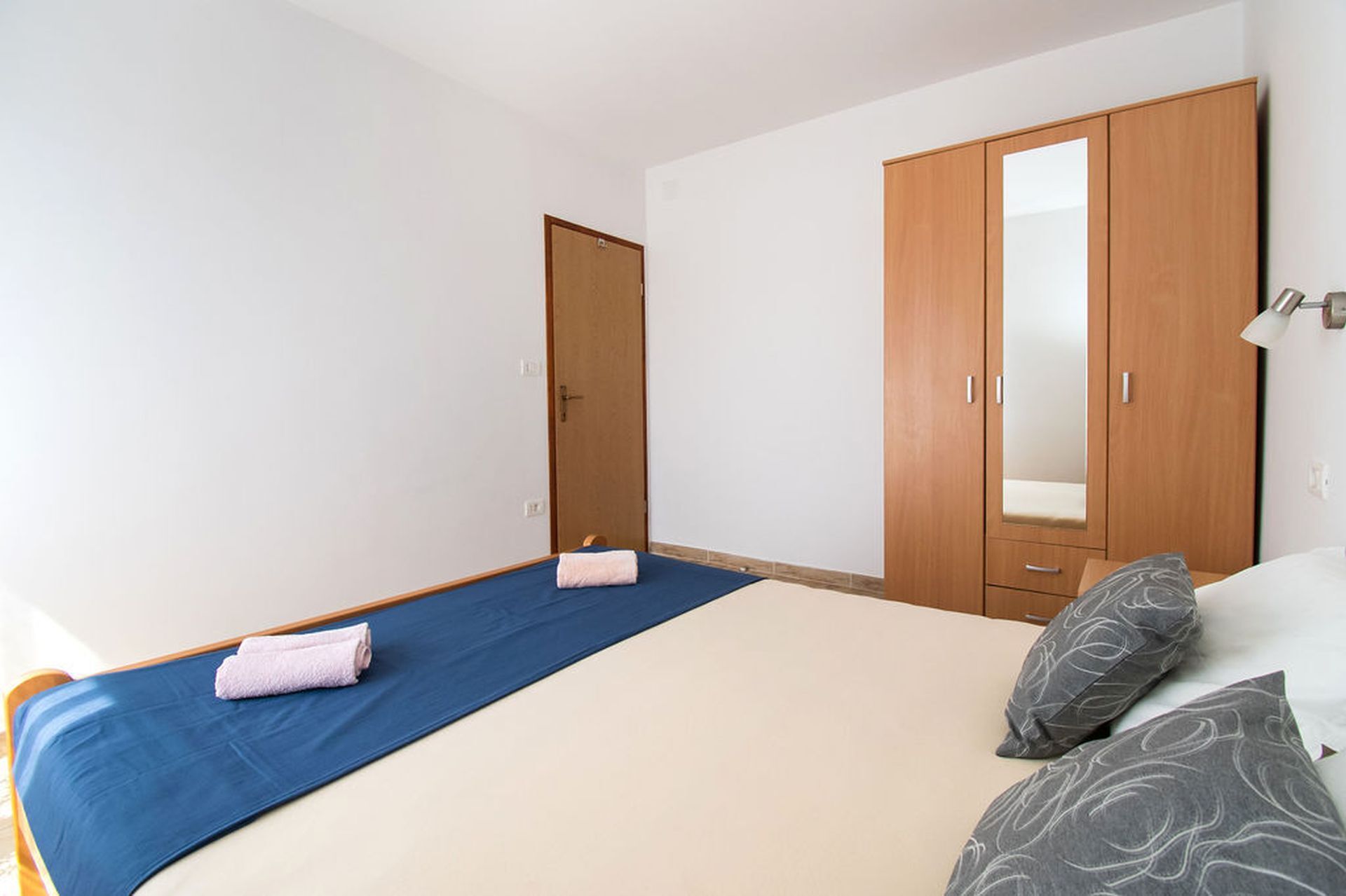 Apartments Igor 60551-A1