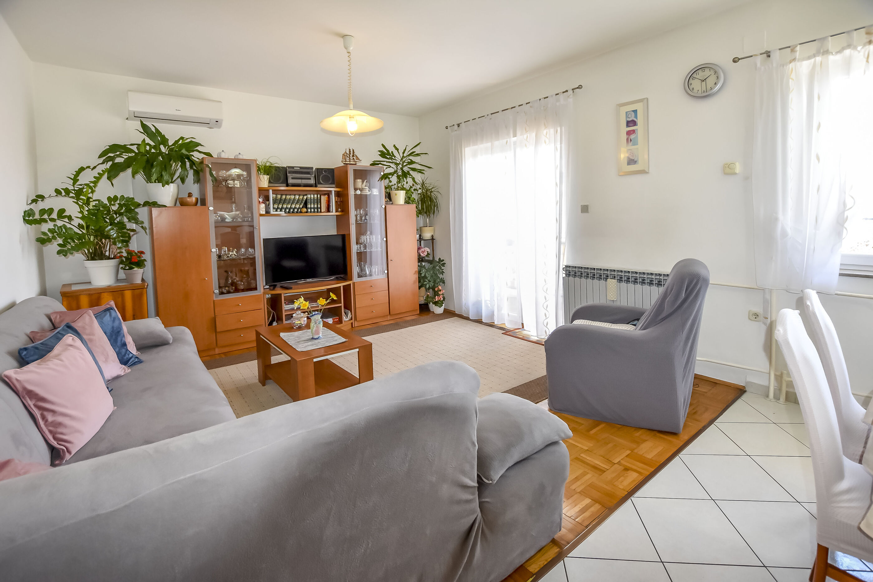 Apartments Jasmine 91761-A1