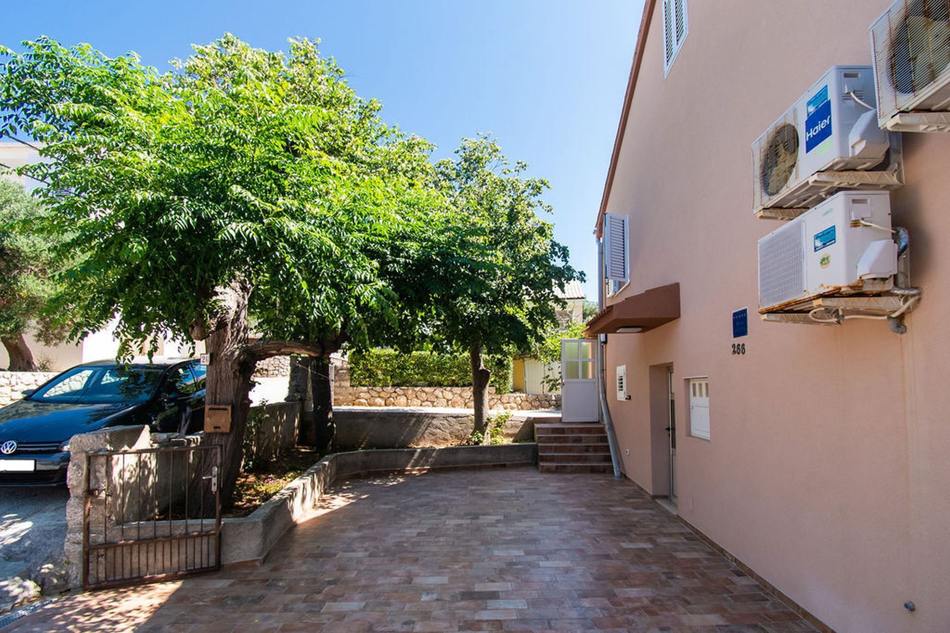 Apartments Igor 60551-A1