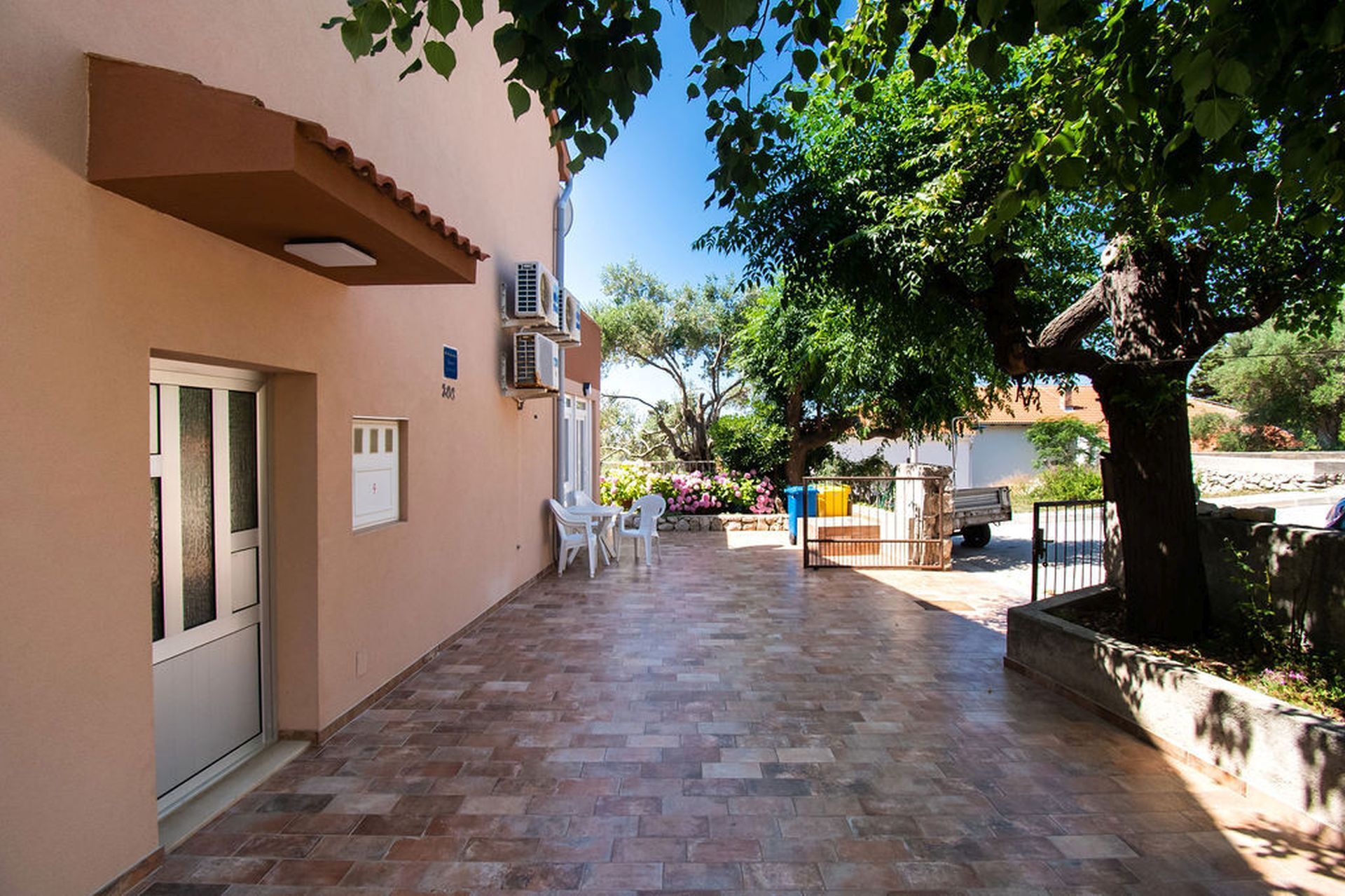 Apartments Igor 60551-A1