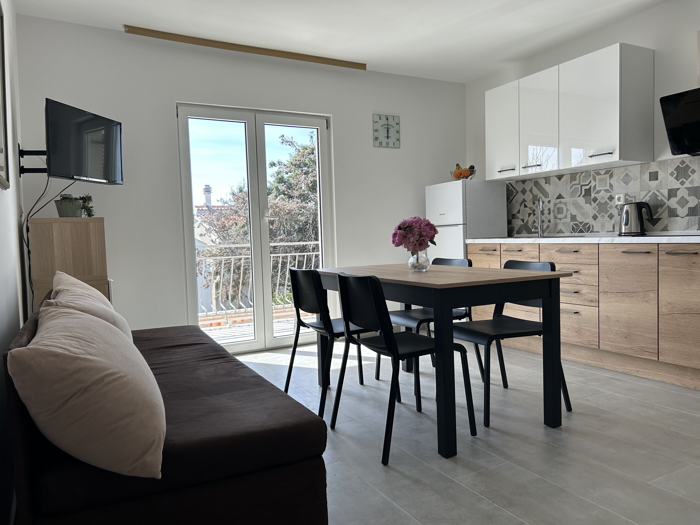 Apartments Ljubomir 55491-A1